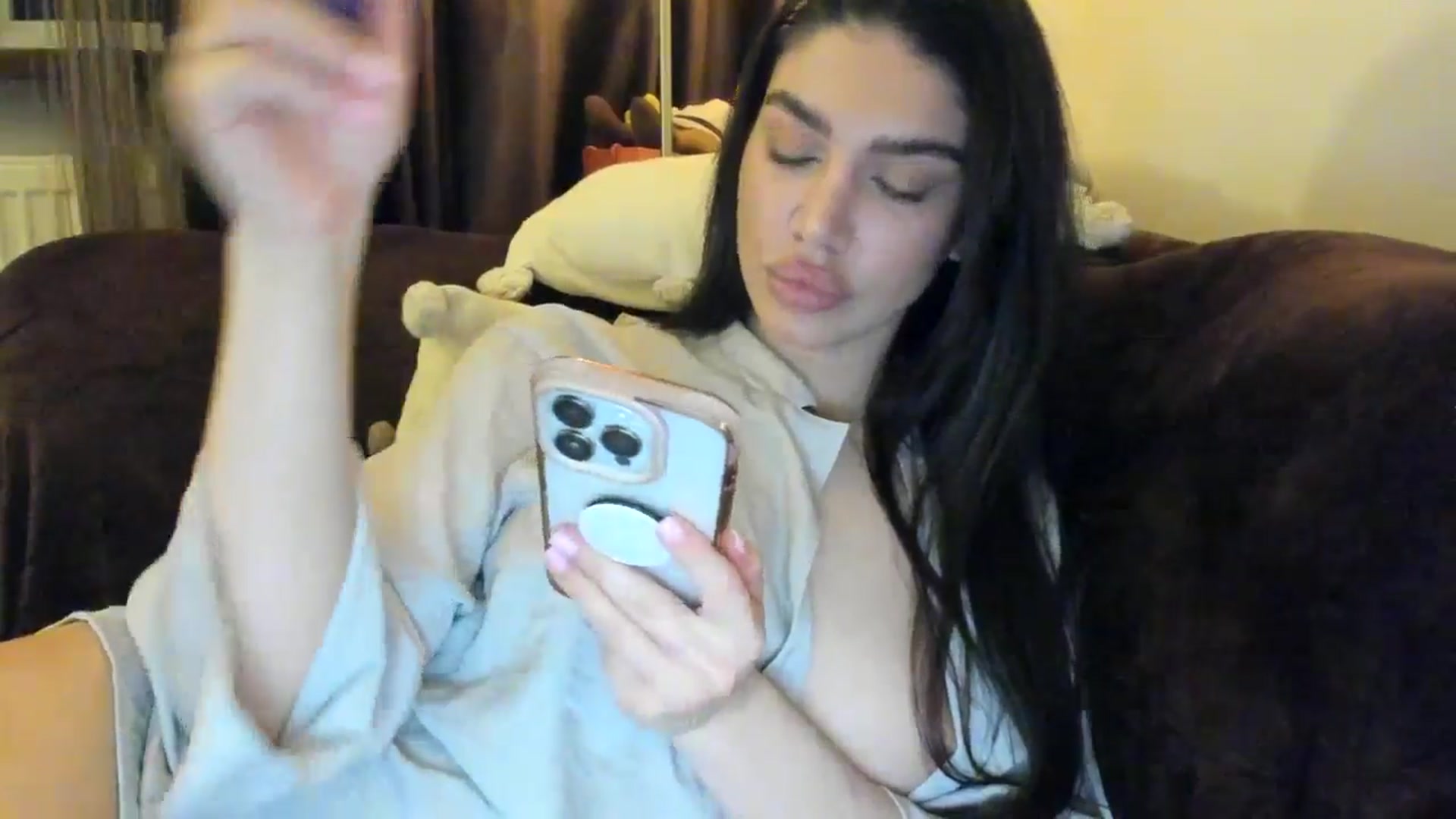 Gallery image thumbnail from SashaLopez's myfreecams stream on, 03/29/2025, 23:08 image 5 of 20