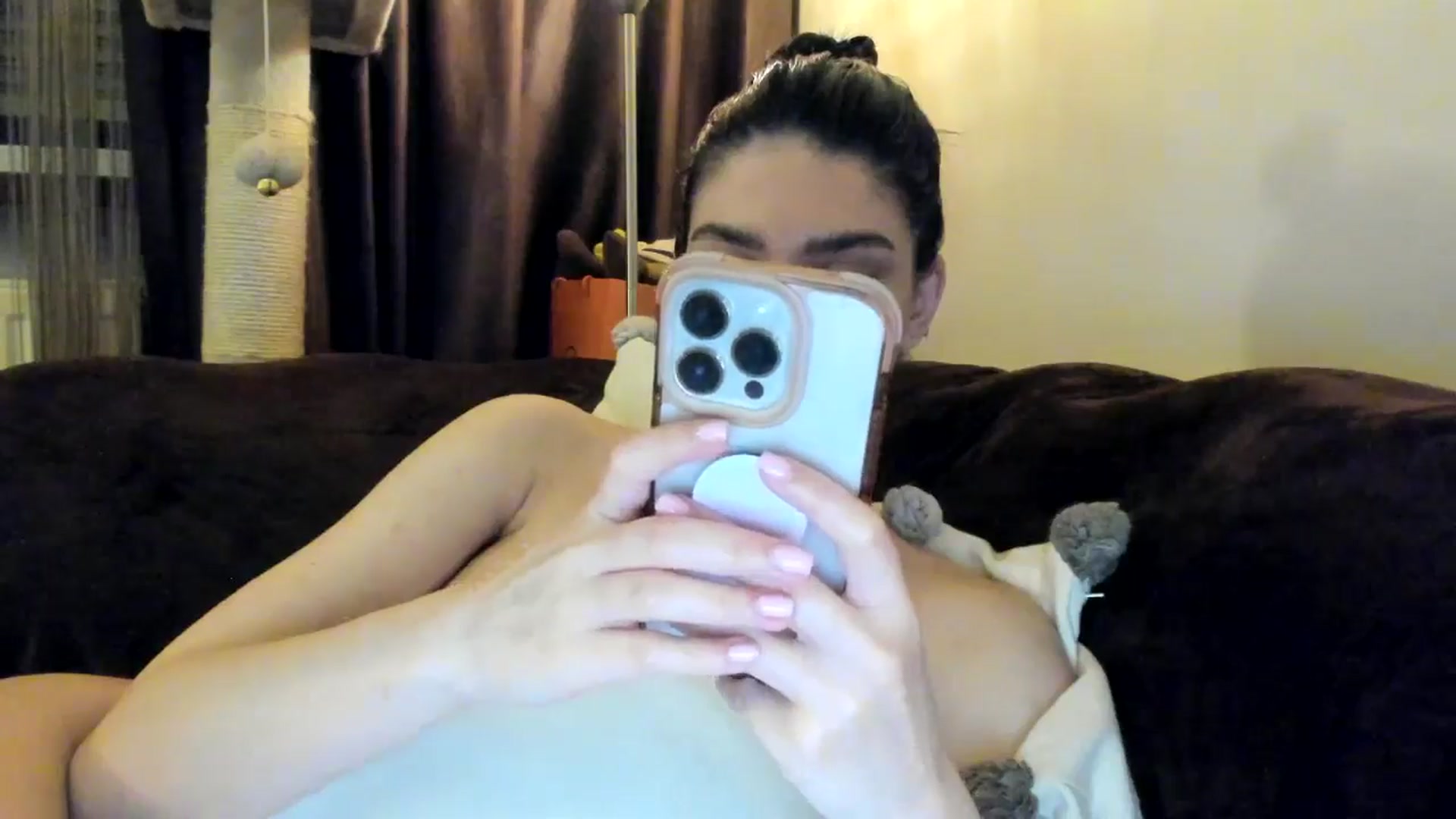 Gallery image thumbnail from SashaLopez's myfreecams stream on, 03/30/2025, 24:46 image 16 of 20