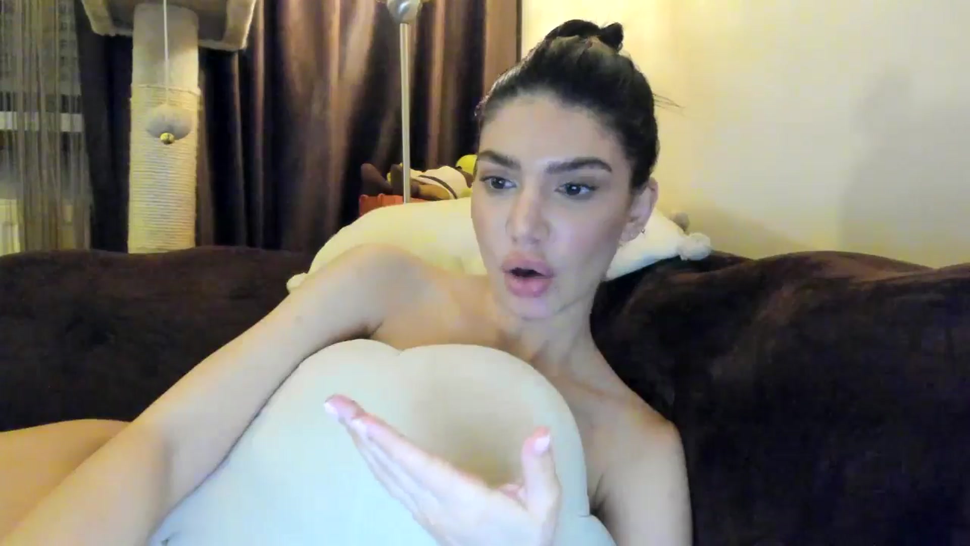Gallery image thumbnail from SashaLopez's myfreecams stream on, 03/30/2025, 24:46 image 14 of 20