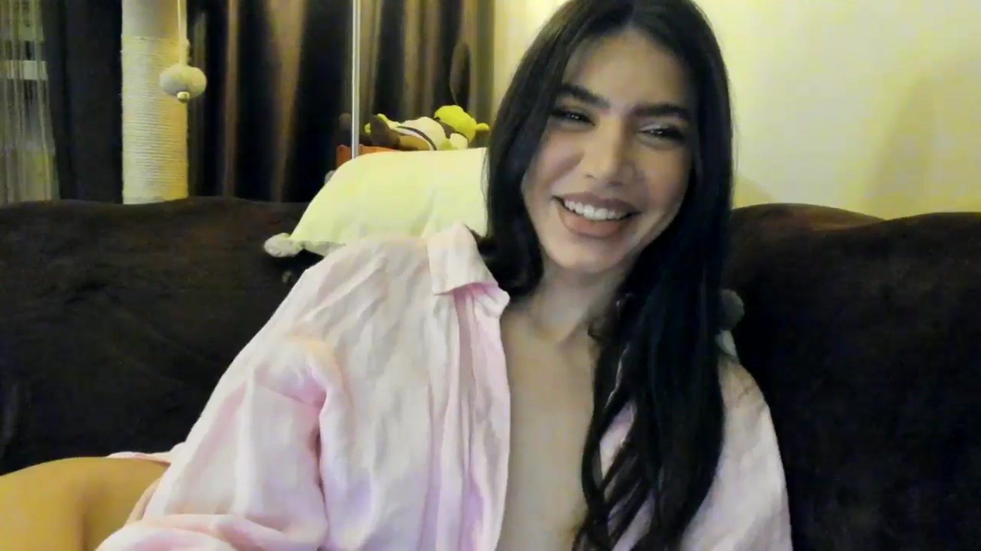 Gallery image thumbnail from SashaLopez's myfreecams stream on, 03/30/2025, 20:59 image 6 of 20