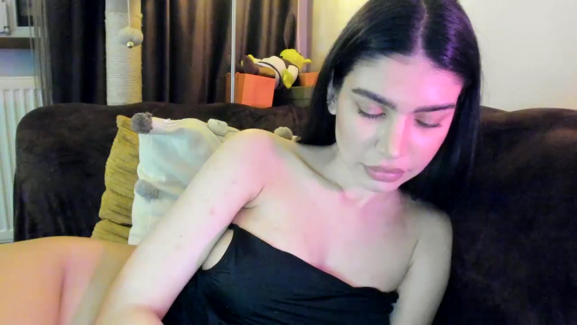 Gallery image thumbnail from SashaLopez's myfreecams stream on, 04/02/2025, 24:33 image 7 of 20