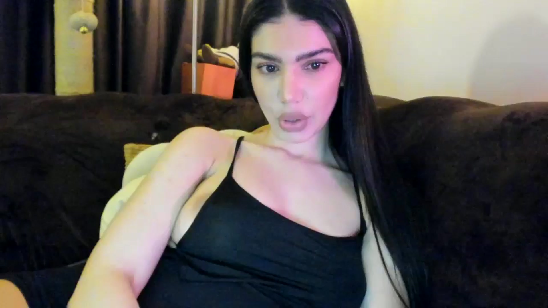Gallery image thumbnail from SashaLopez's myfreecams stream on, 04/02/2025, 24:33 image 1 of 20