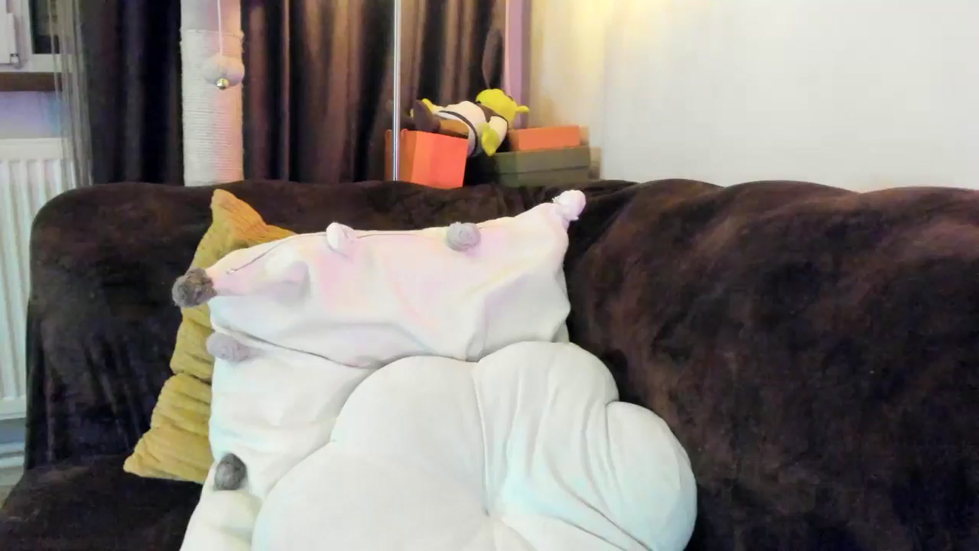 Gallery image thumbnail from SashaLopez's myfreecams stream on, 04/02/2025, 24:33 image 8 of 20