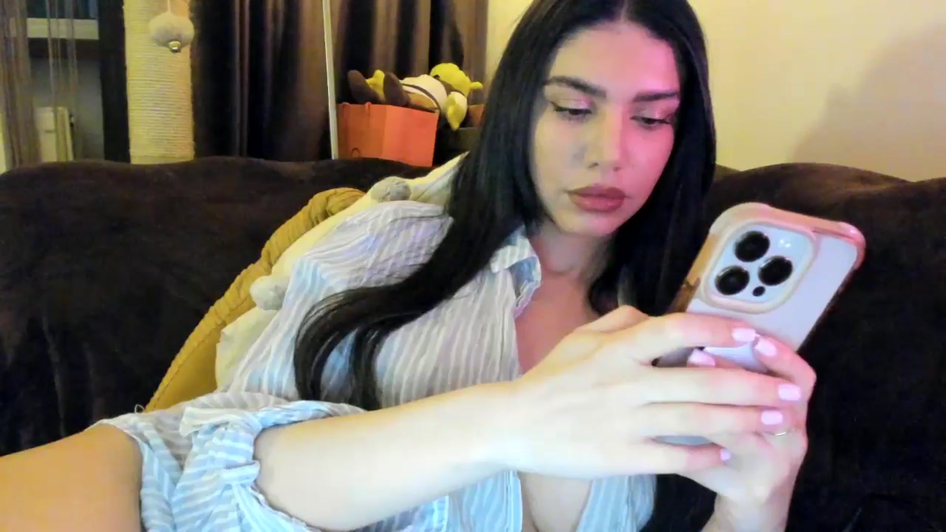 Gallery image thumbnail from SashaLopez's myfreecams stream on, 04/04/2025, 21:43 image 3 of 20