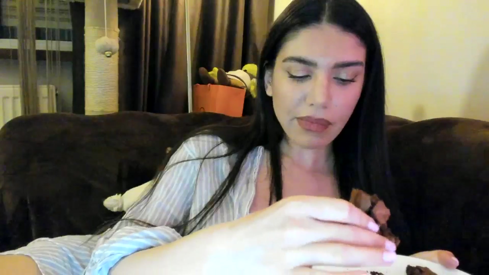 Gallery image thumbnail from SashaLopez's myfreecams stream on, 04/04/2025, 21:43 image 18 of 20