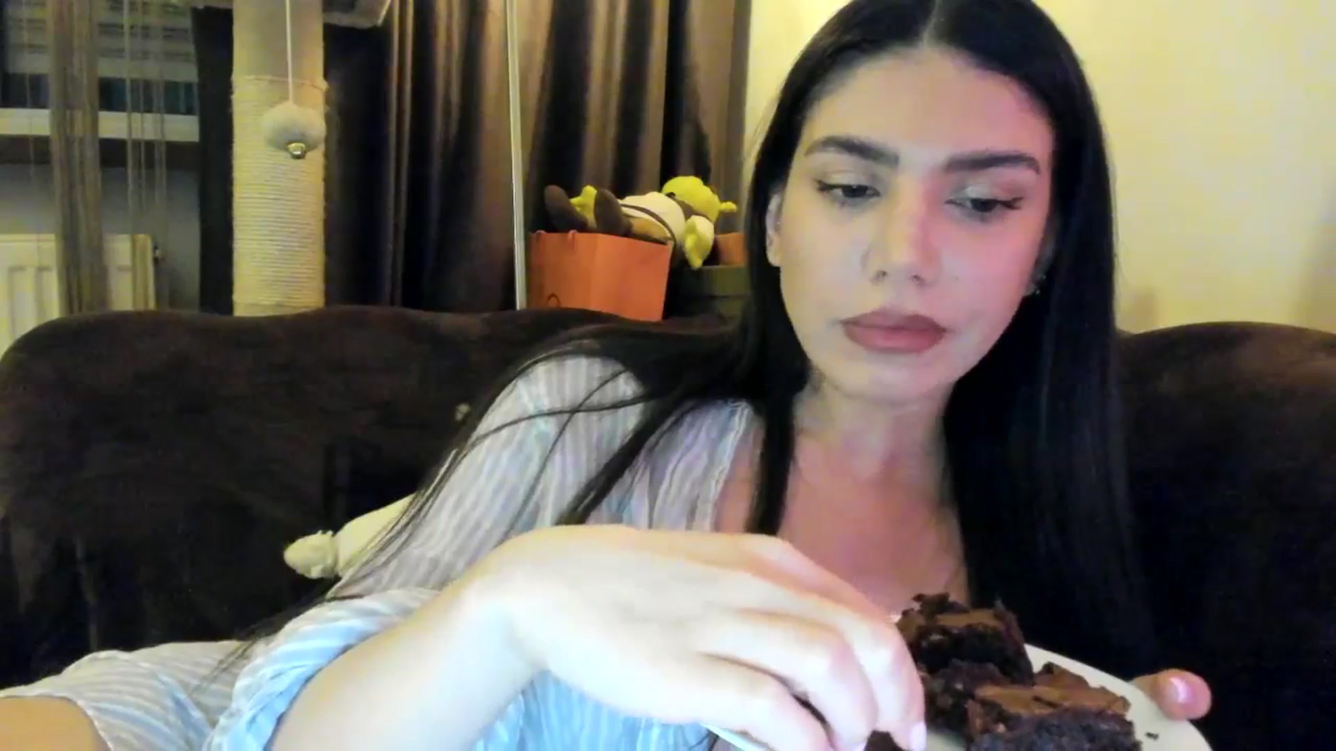 Gallery image thumbnail from SashaLopez's myfreecams stream on, 04/04/2025, 21:43 image 17 of 20