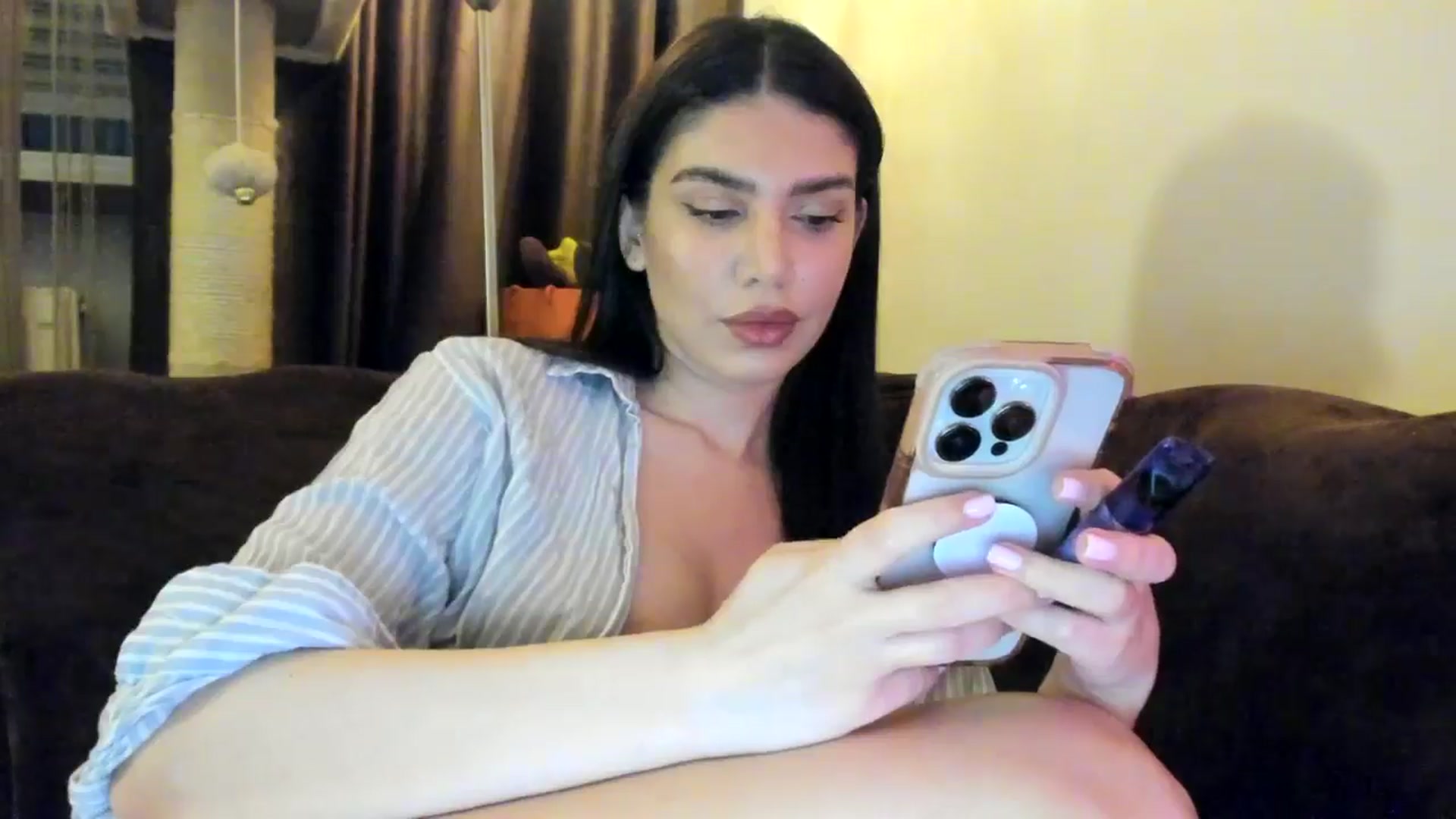 Gallery image thumbnail from SashaLopez's myfreecams stream on, 04/04/2025, 21:43 image 7 of 20