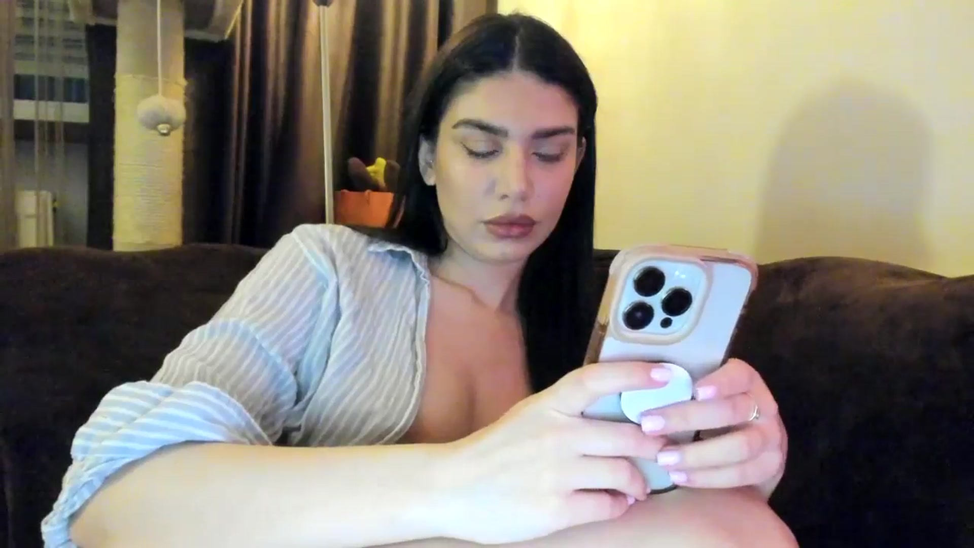 Gallery image thumbnail from SashaLopez's myfreecams stream on, 04/04/2025, 21:43 image 8 of 20