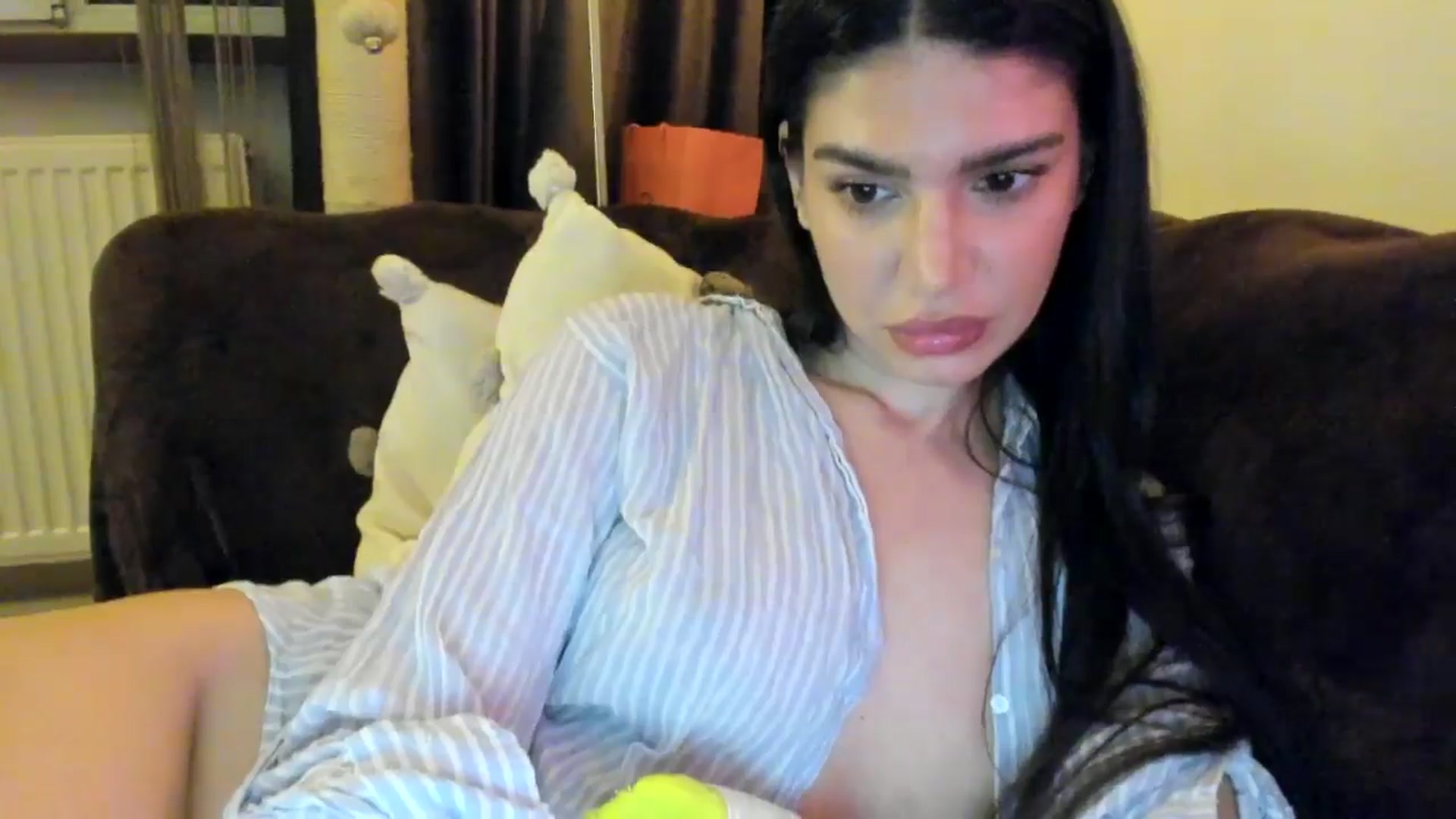 Gallery image thumbnail from SashaLopez's myfreecams stream on, 04/05/2025, 24:02 image 2 of 20