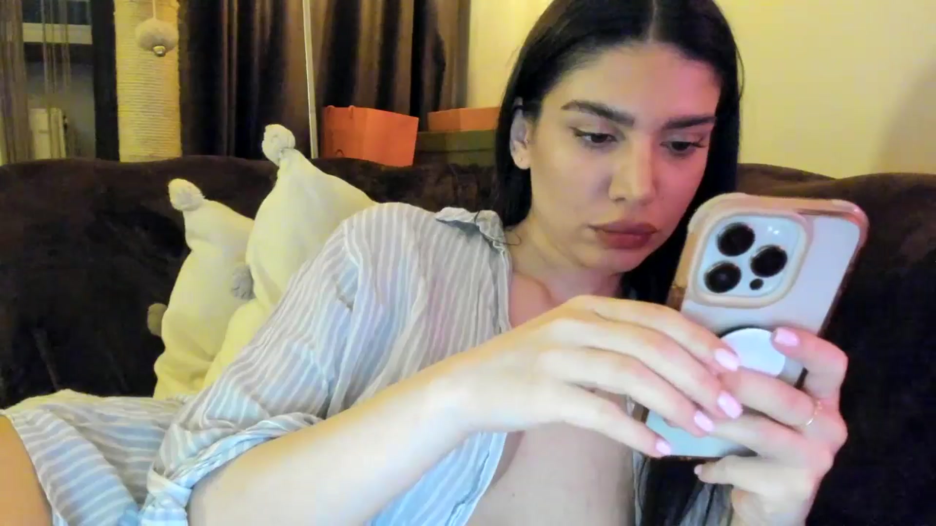 Gallery image thumbnail from SashaLopez's myfreecams stream on, 04/05/2025, 24:15 image 10 of 20