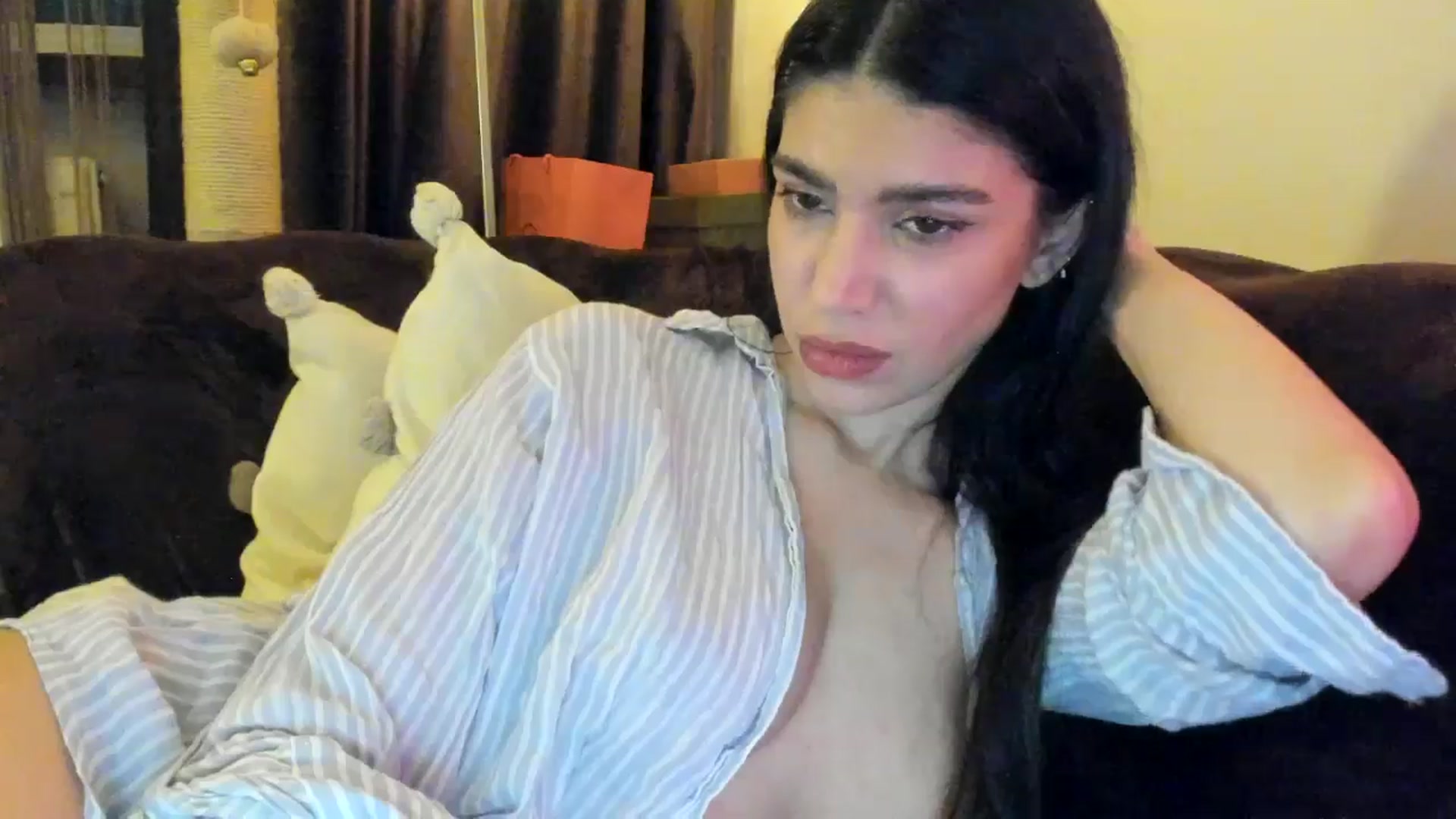 Gallery image thumbnail from SashaLopez's myfreecams stream on, 04/05/2025, 24:15 image 11 of 20