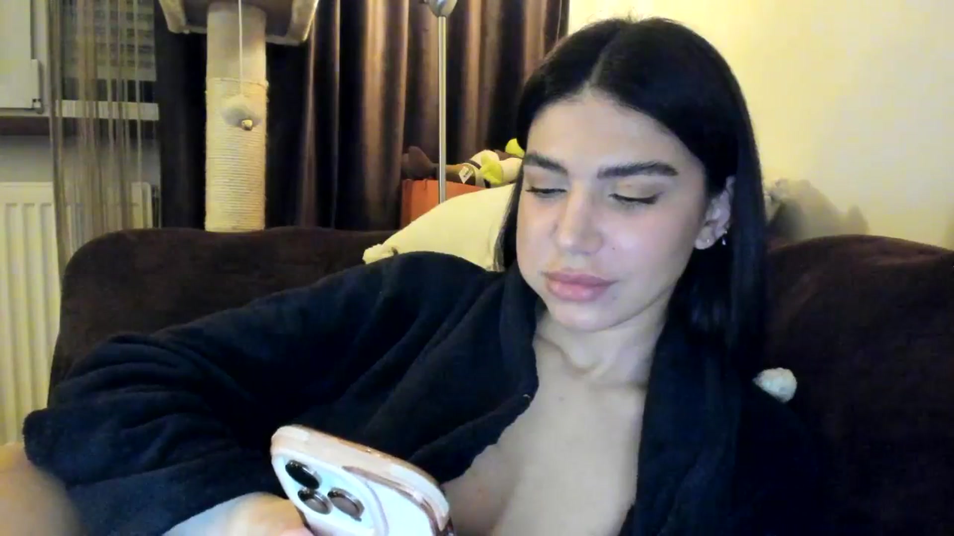 Gallery image thumbnail from SashaLopez's myfreecams stream on, 04/07/2025, 21:08 image 4 of 20