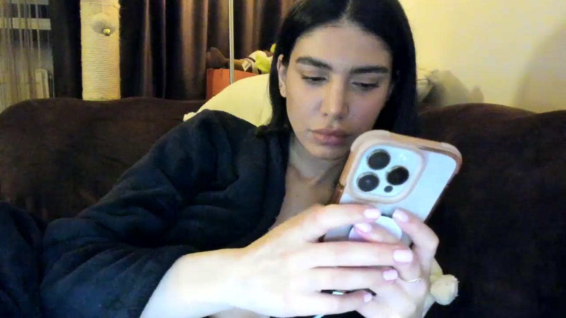 Gallery image thumbnail from SashaLopez's myfreecams stream on, 04/07/2025, 21:08 image 15 of 20