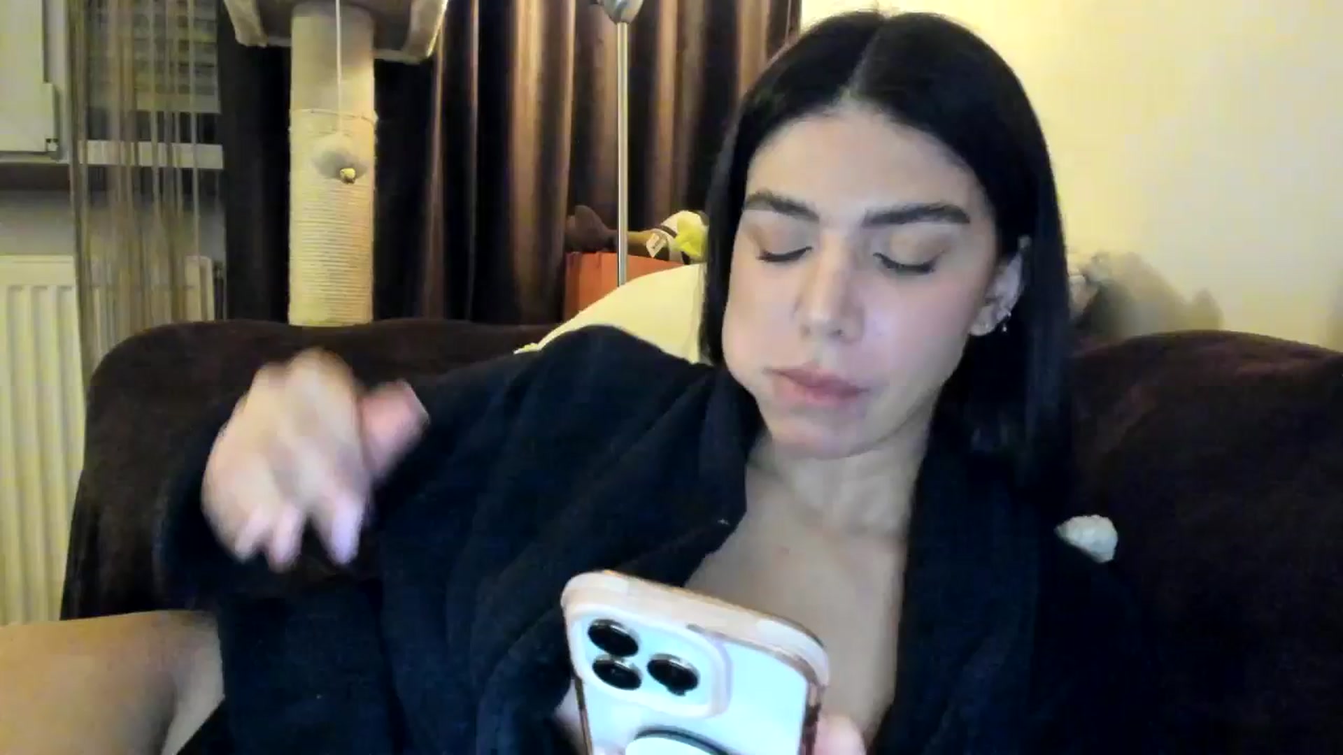 Gallery image thumbnail from SashaLopez's myfreecams stream on, 04/07/2025, 21:08 image 1 of 20