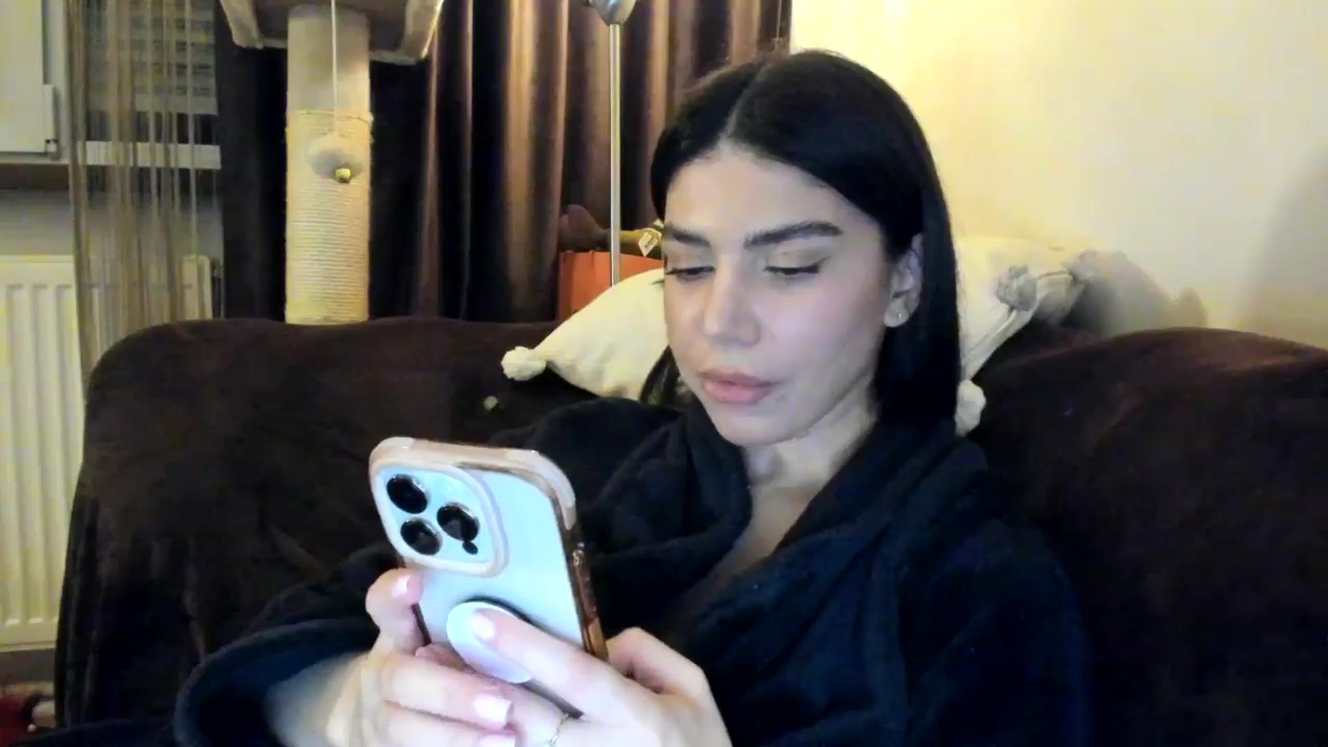 Gallery image thumbnail from SashaLopez's myfreecams stream on, 04/07/2025, 21:08 image 6 of 20