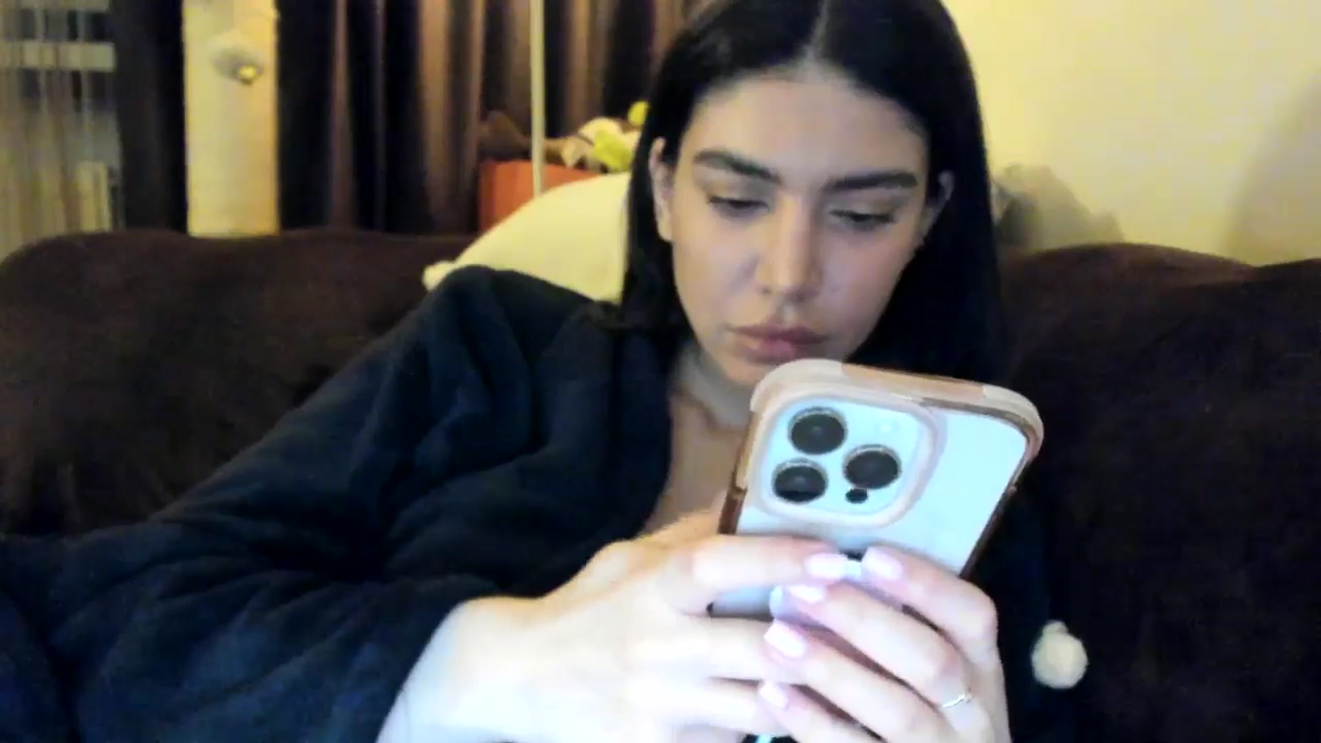 Gallery image thumbnail from SashaLopez's myfreecams stream on, 04/07/2025, 21:08 image 18 of 20
