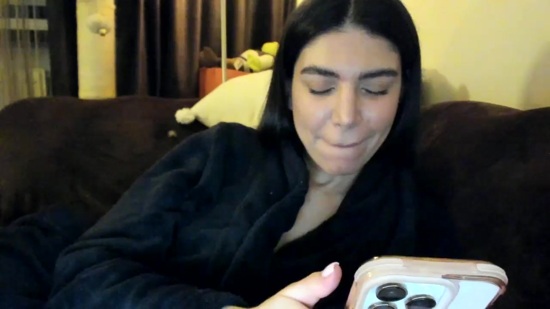 Gallery image thumbnail from SashaLopez's myfreecams stream on, 04/07/2025, 21:08 image 13 of 20
