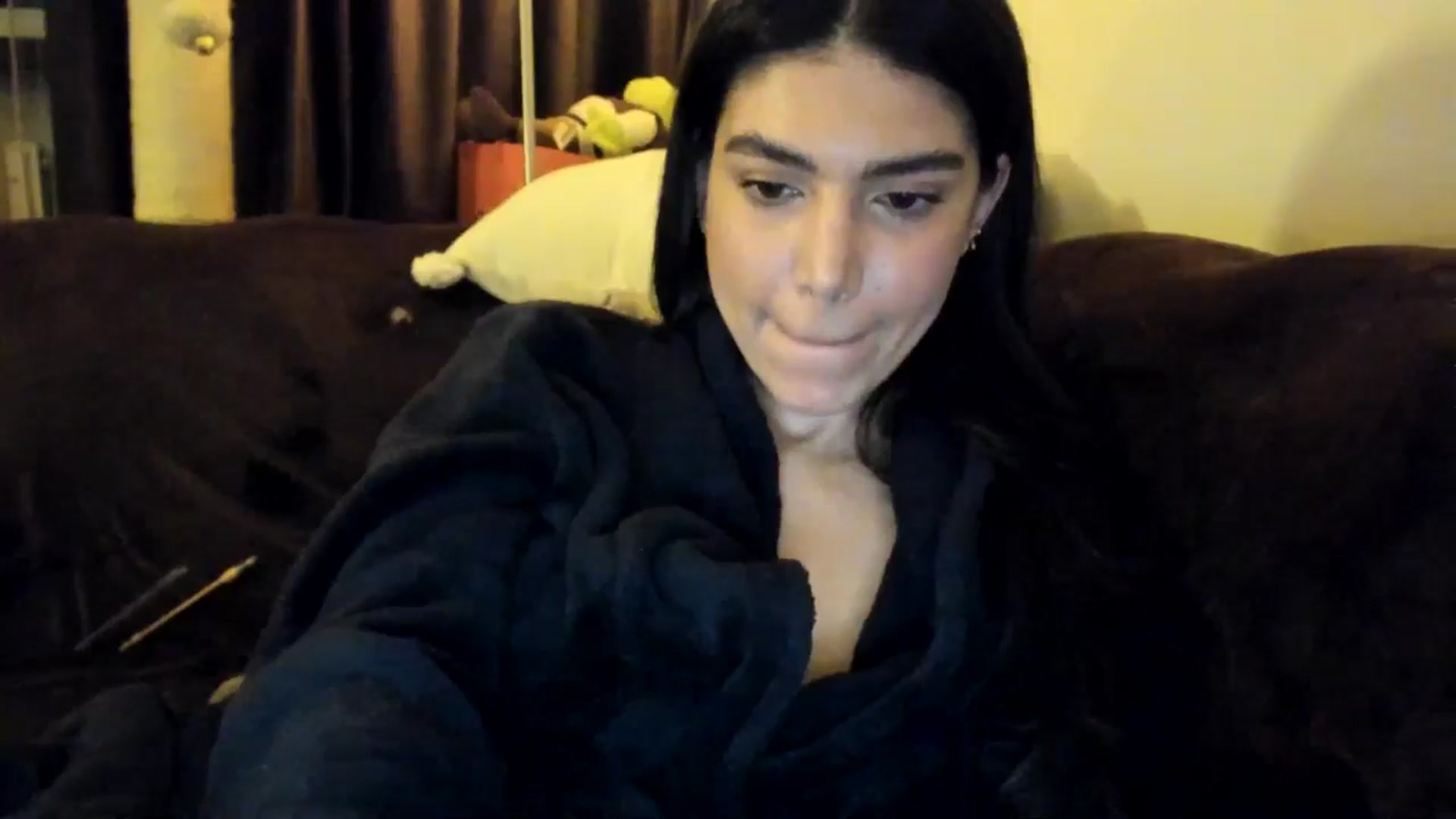 Gallery image thumbnail from SashaLopez's myfreecams stream on, 04/07/2025, 23:01 image 4 of 20