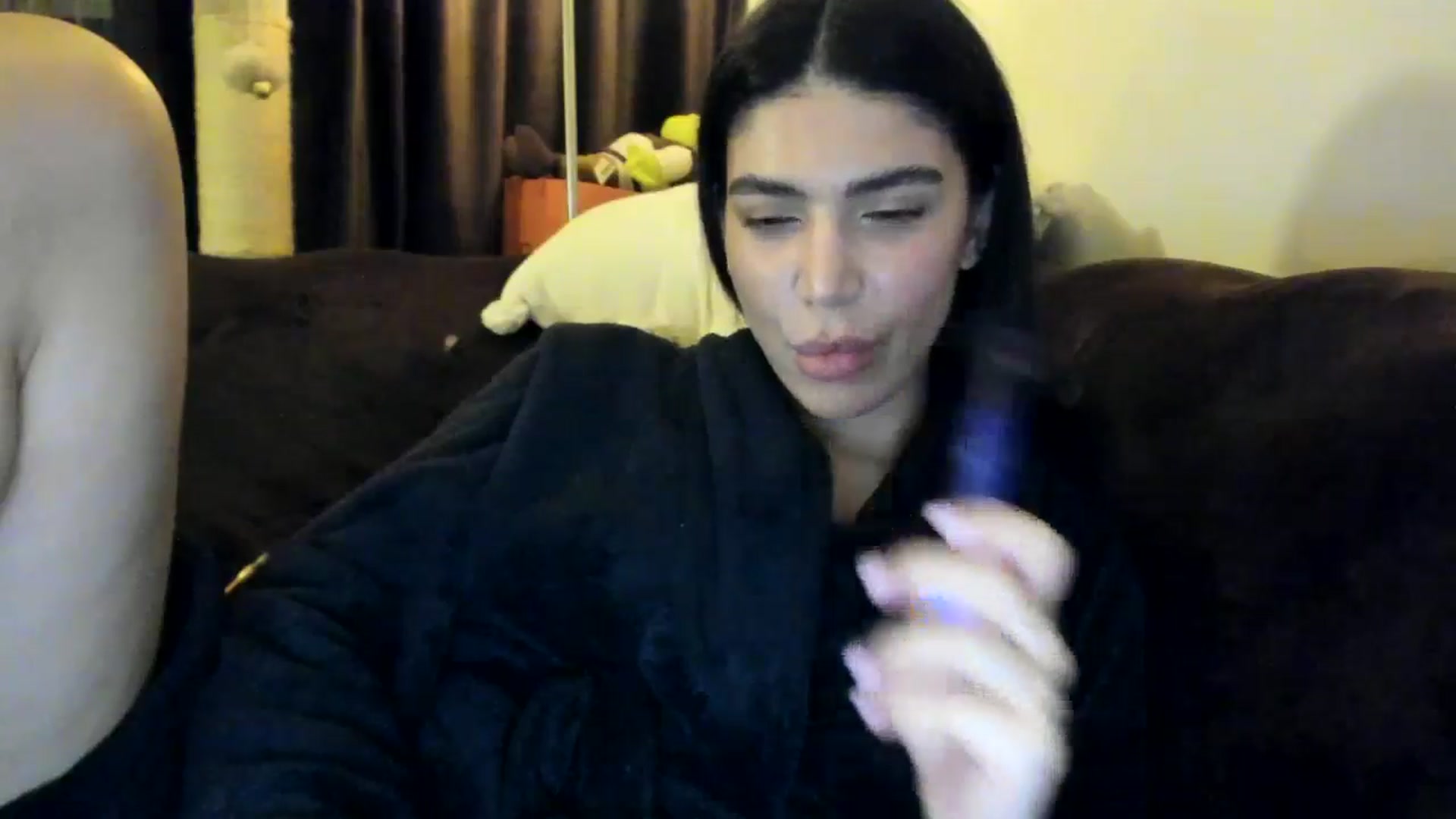Gallery image thumbnail from SashaLopez's myfreecams stream on, 04/07/2025, 23:01 image 13 of 20