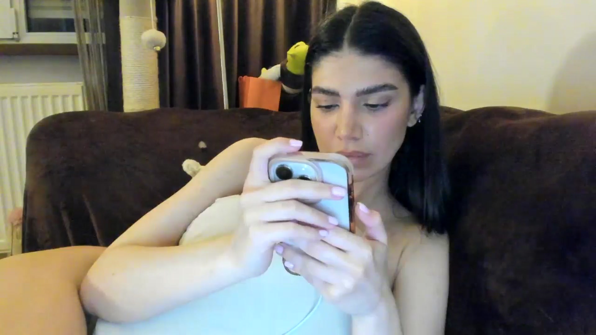 Gallery image thumbnail from SashaLopez's myfreecams stream on, 04/12/2025, 24:02 image 4 of 20