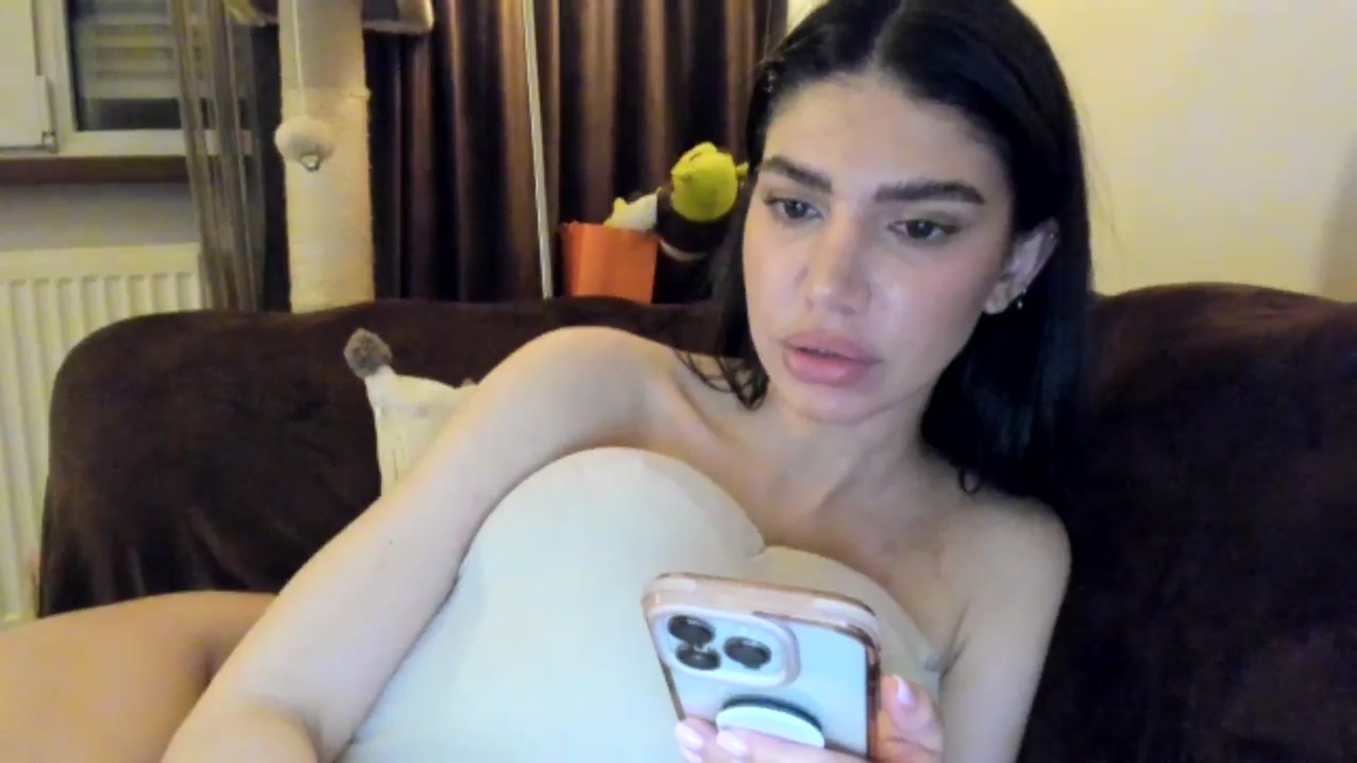 Gallery image thumbnail from SashaLopez's myfreecams stream on, 04/12/2025, 01:03 image 10 of 20