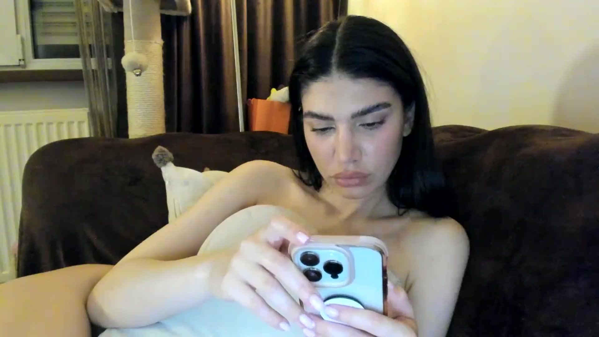 Gallery image thumbnail from SashaLopez's myfreecams stream on, 04/12/2025, 01:03 image 15 of 20