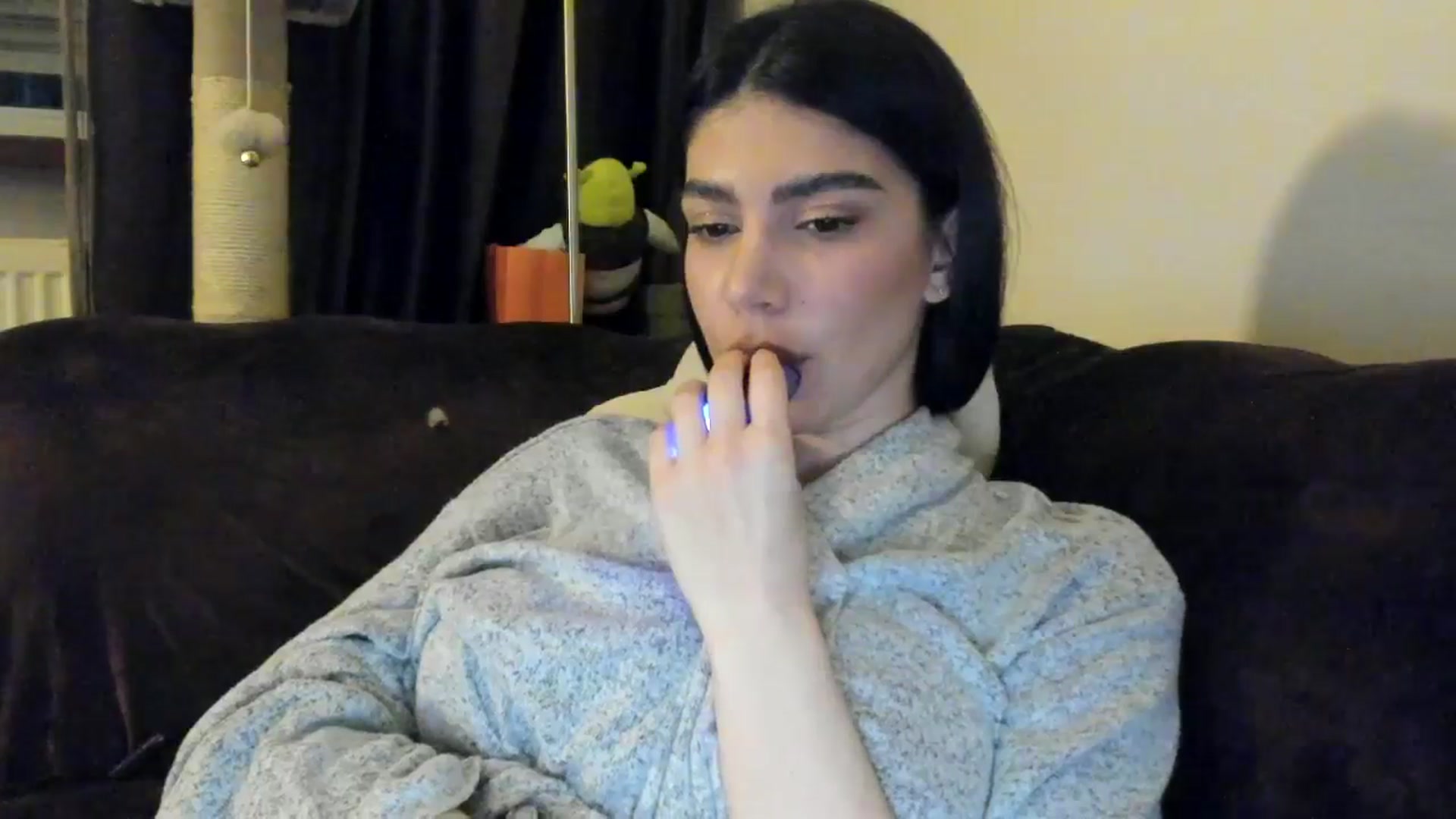 Gallery image thumbnail from SashaLopez's myfreecams stream on, 04/12/2025, 21:41 image 18 of 20