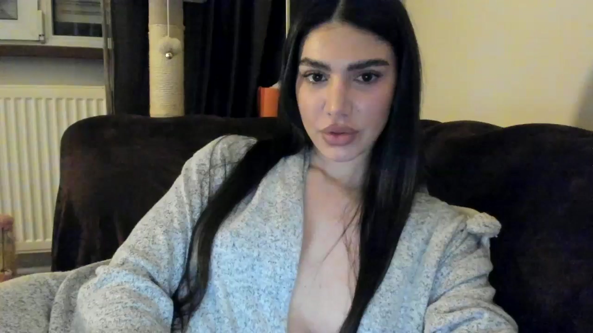 Gallery image thumbnail from SashaLopez's myfreecams stream on, 04/12/2025, 21:41 image 1 of 20