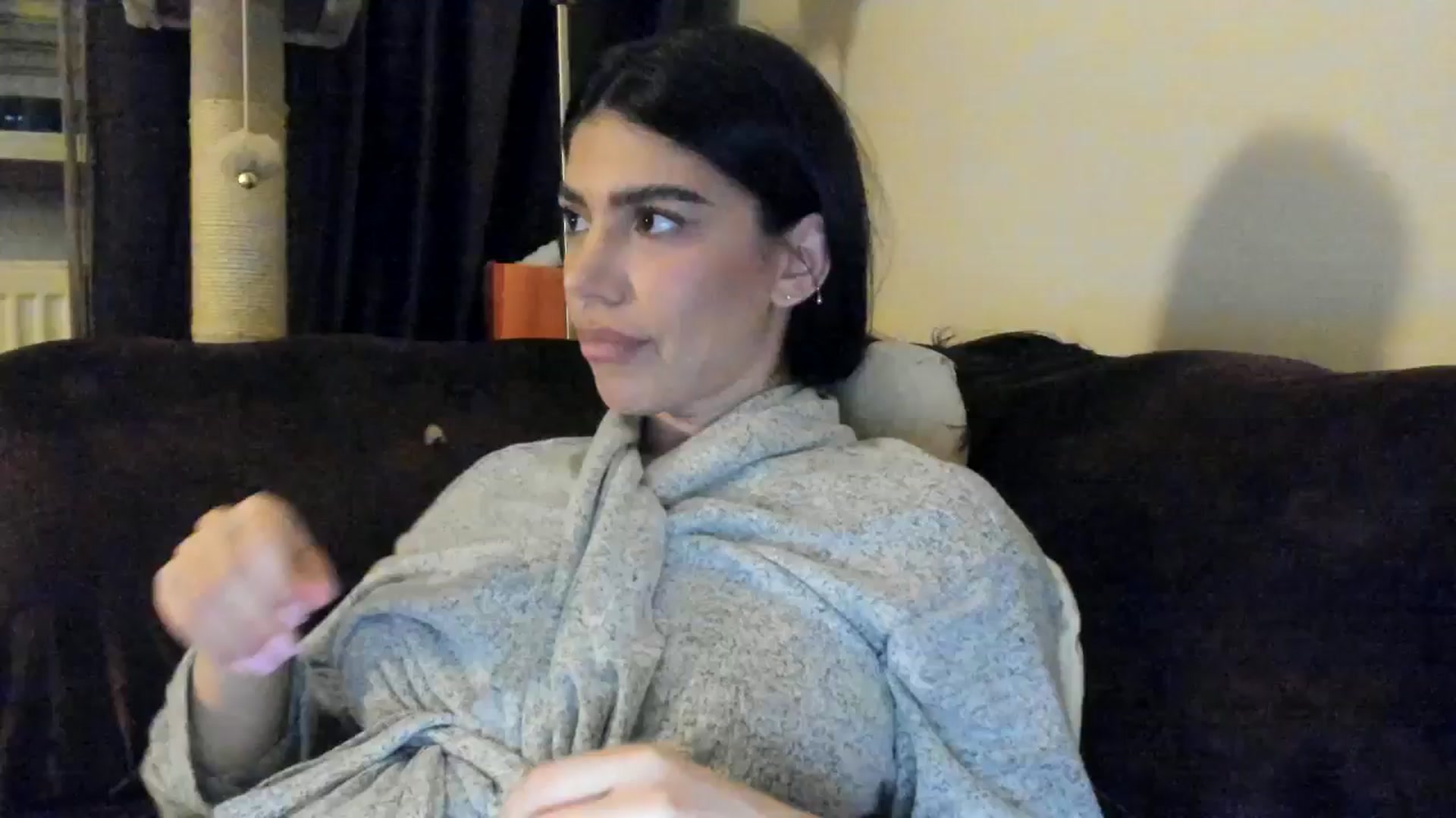 Gallery image thumbnail from SashaLopez's myfreecams stream on, 04/12/2025, 21:41 image 16 of 20