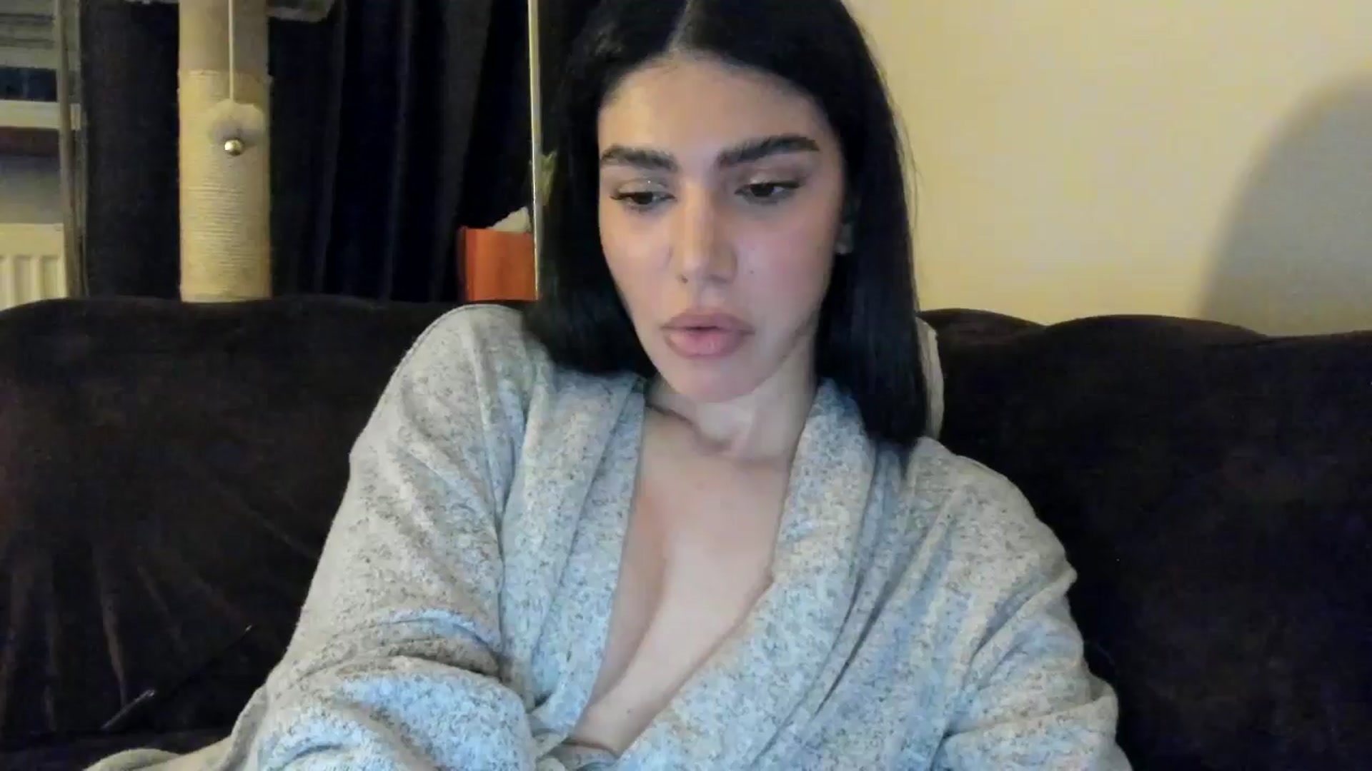 Gallery image thumbnail from SashaLopez's myfreecams stream on, 04/12/2025, 21:41 image 13 of 20