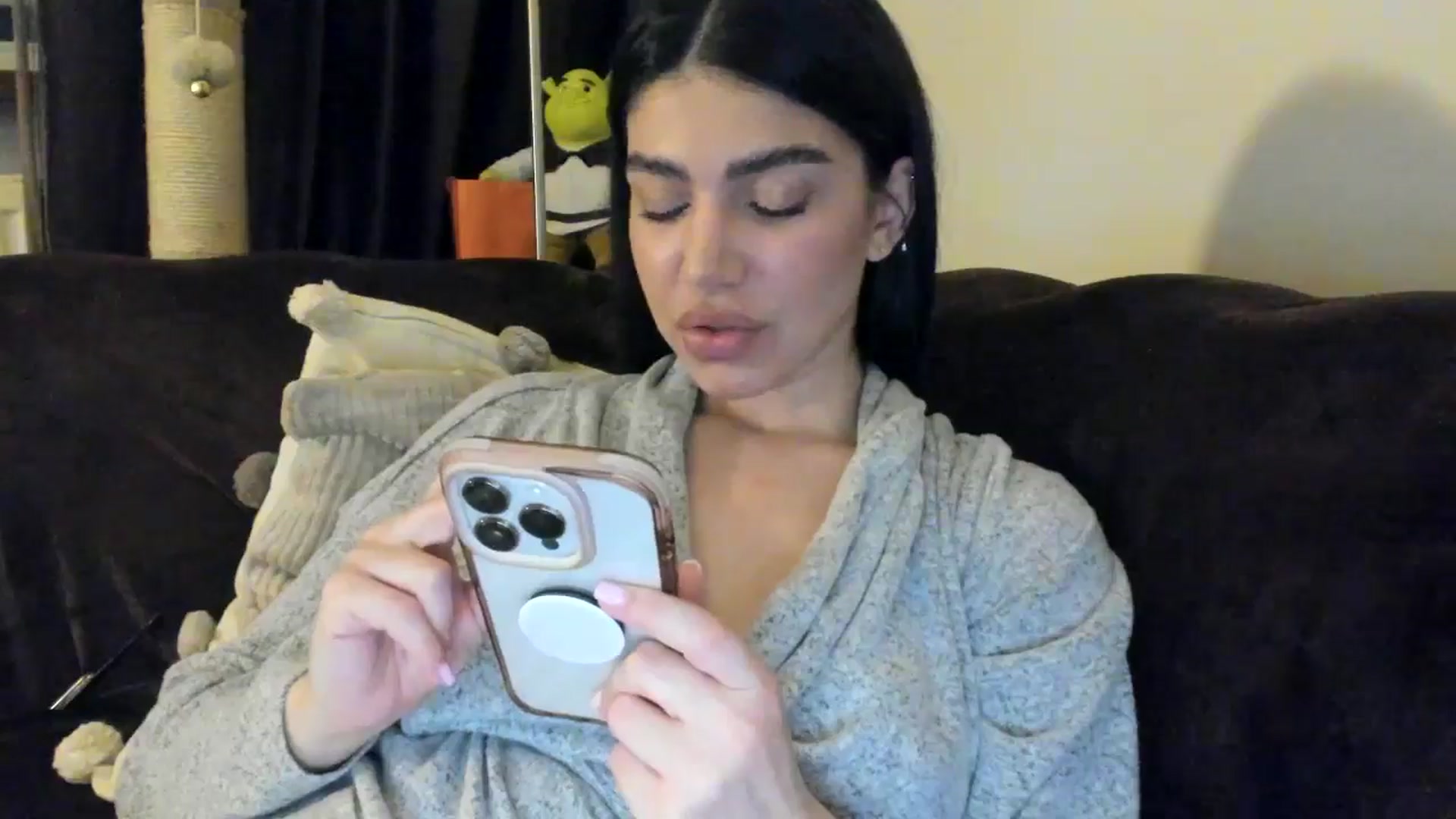 Gallery image thumbnail from SashaLopez's myfreecams stream on, 04/12/2025, 23:15 image 11 of 20