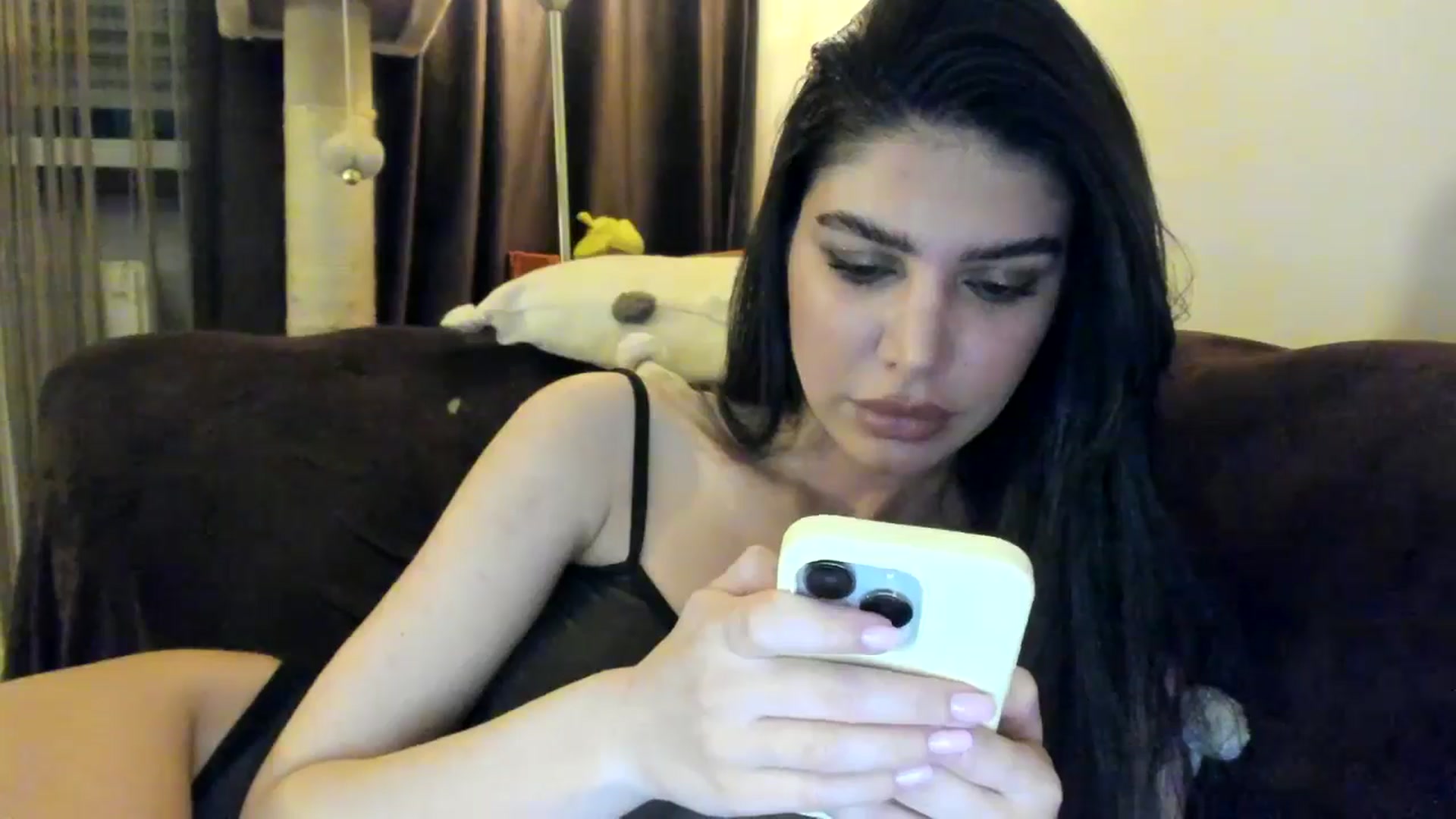 Gallery image thumbnail from SashaLopez's myfreecams stream on, 04/25/2025, 21:25 image 6 of 20