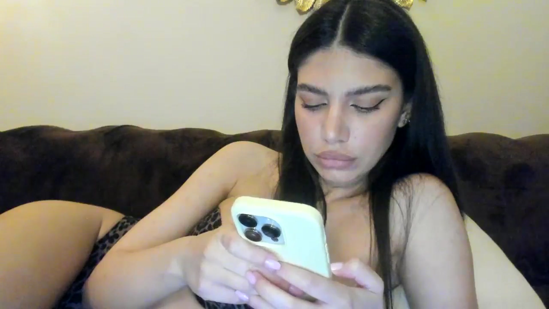 Gallery image thumbnail from SashaLopez's myfreecams stream on, 04/28/2025, 20:27 image 5 of 20