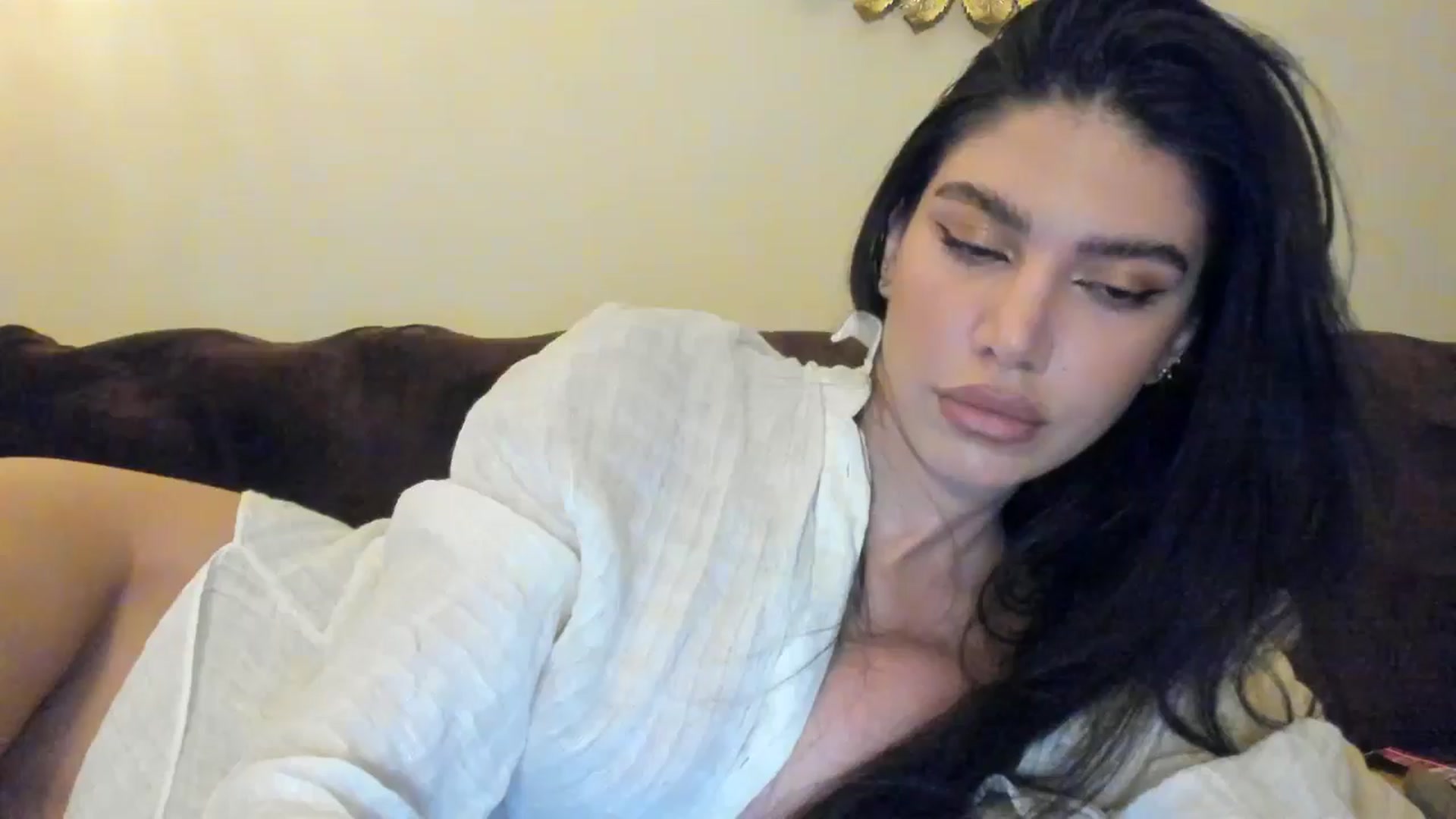 Gallery image thumbnail from SashaLopez's myfreecams stream on, 05/01/2025, 20:59 image 1 of 20