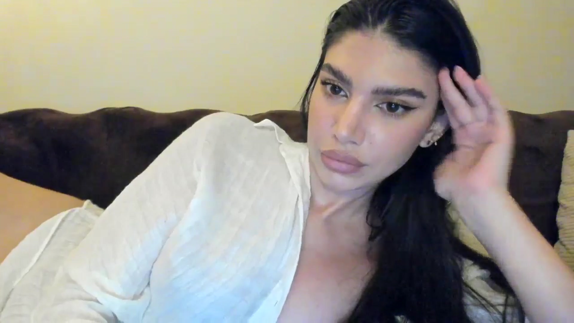 Gallery image thumbnail from SashaLopez's myfreecams stream on, 05/01/2025, 20:59 image 13 of 20
