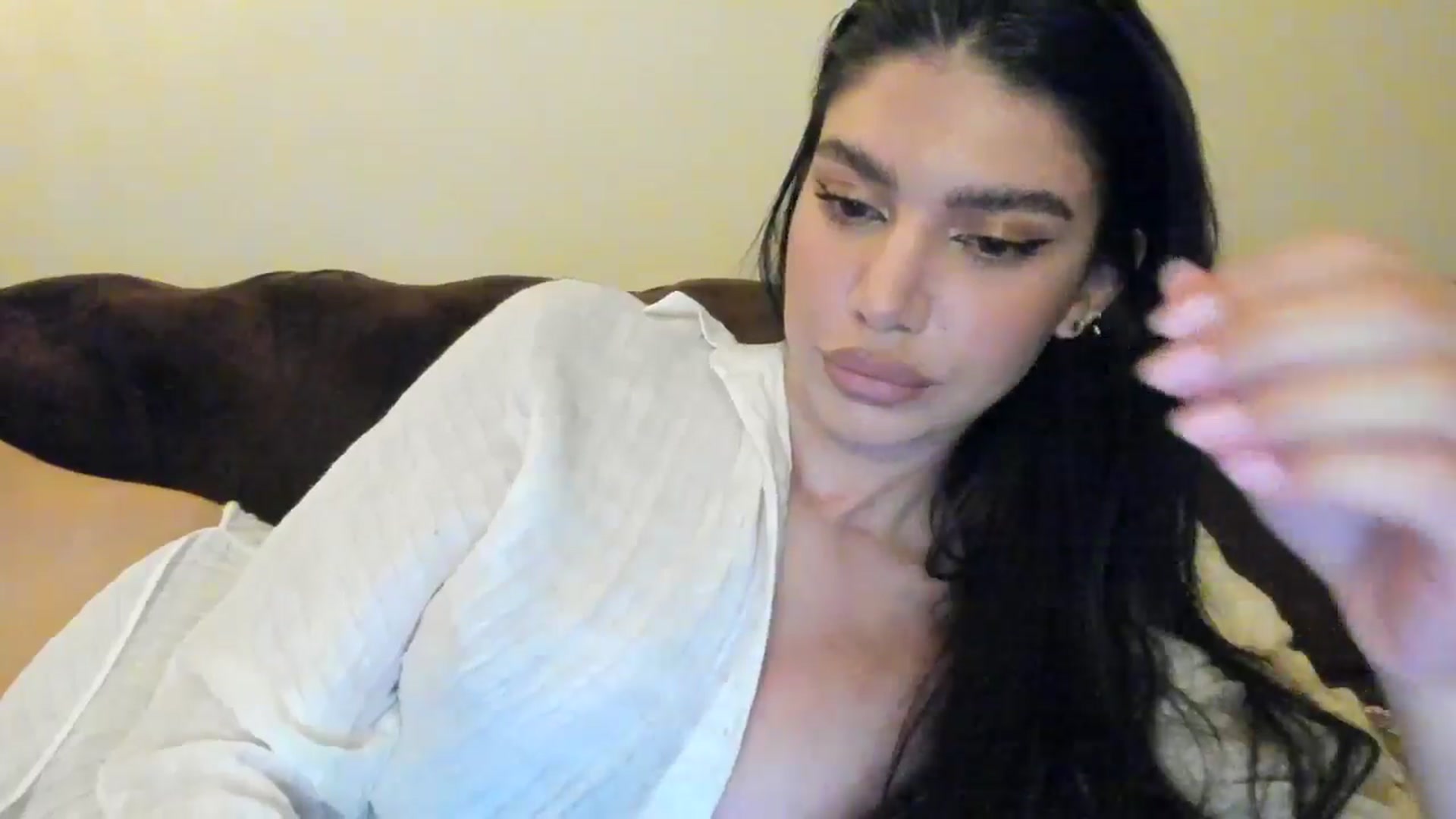 Gallery image thumbnail from SashaLopez's myfreecams stream on, 05/01/2025, 20:59 image 12 of 20