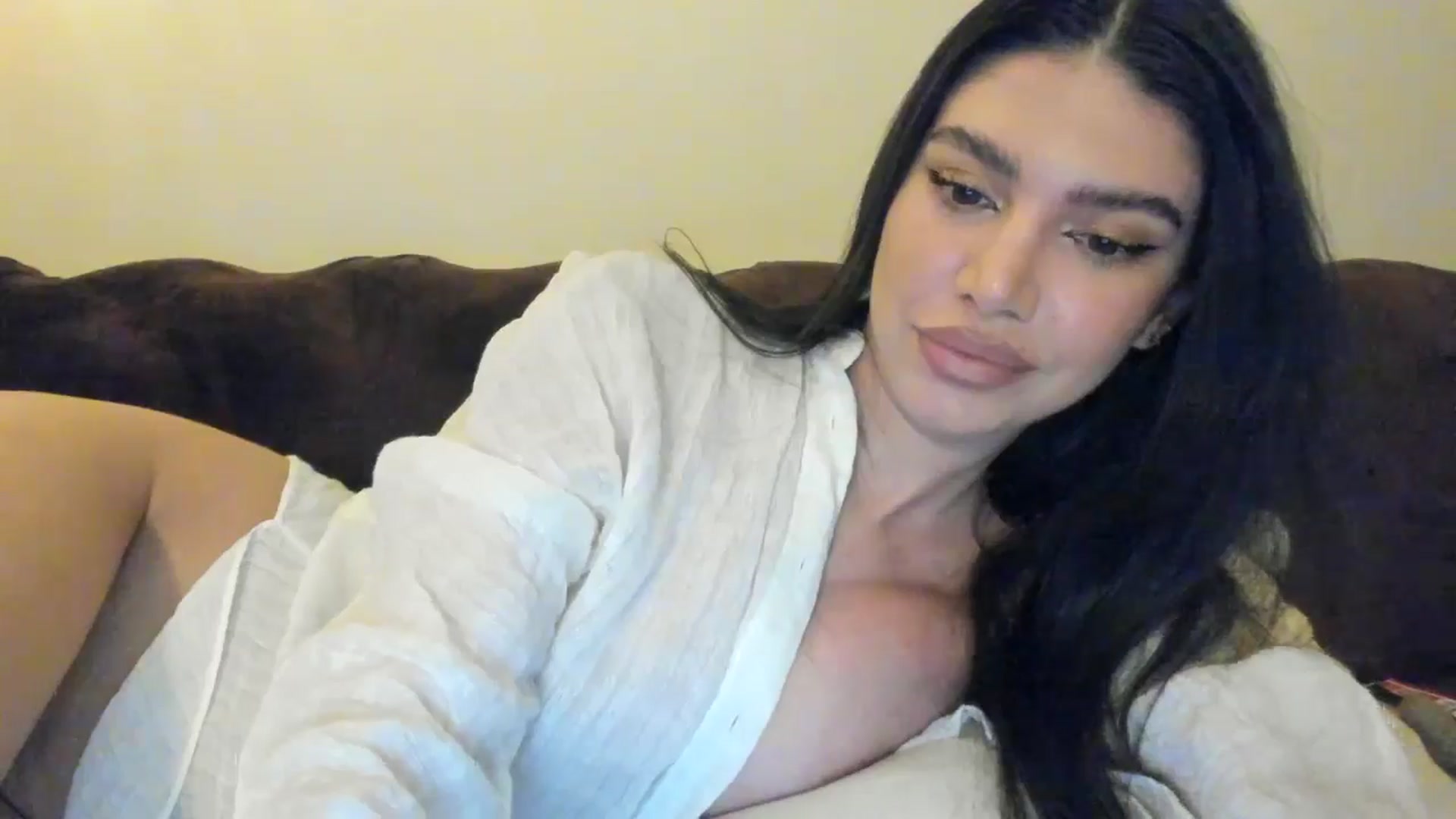 Gallery image thumbnail from SashaLopez's myfreecams stream on, 05/01/2025, 20:59 image 4 of 20