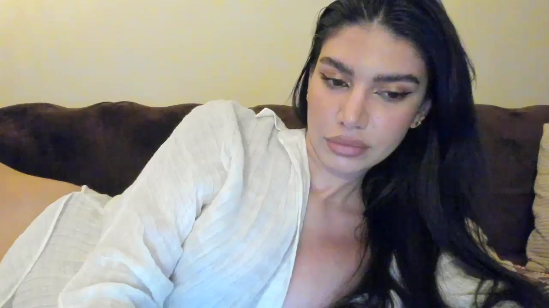 Gallery image thumbnail from SashaLopez's myfreecams stream on, 05/01/2025, 20:59 image 10 of 20