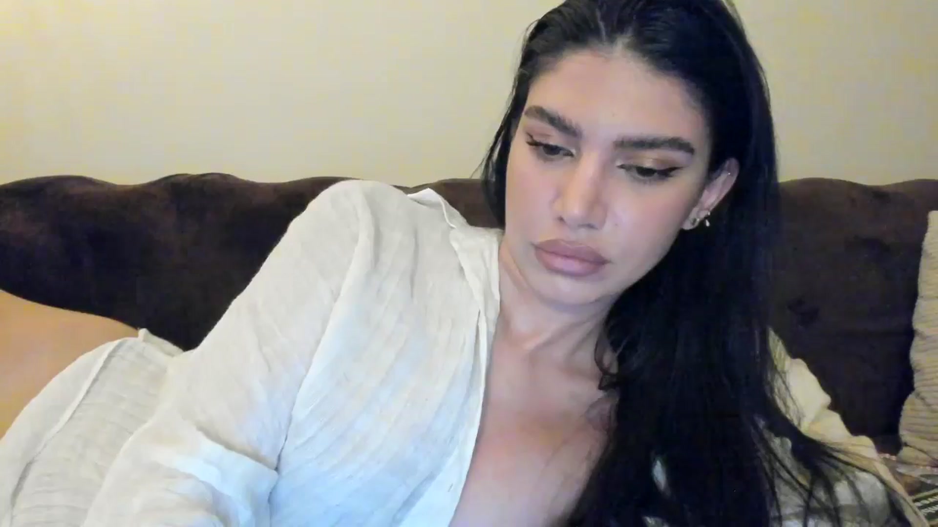 Gallery image thumbnail from SashaLopez's myfreecams stream on, 05/01/2025, 20:59 image 15 of 20