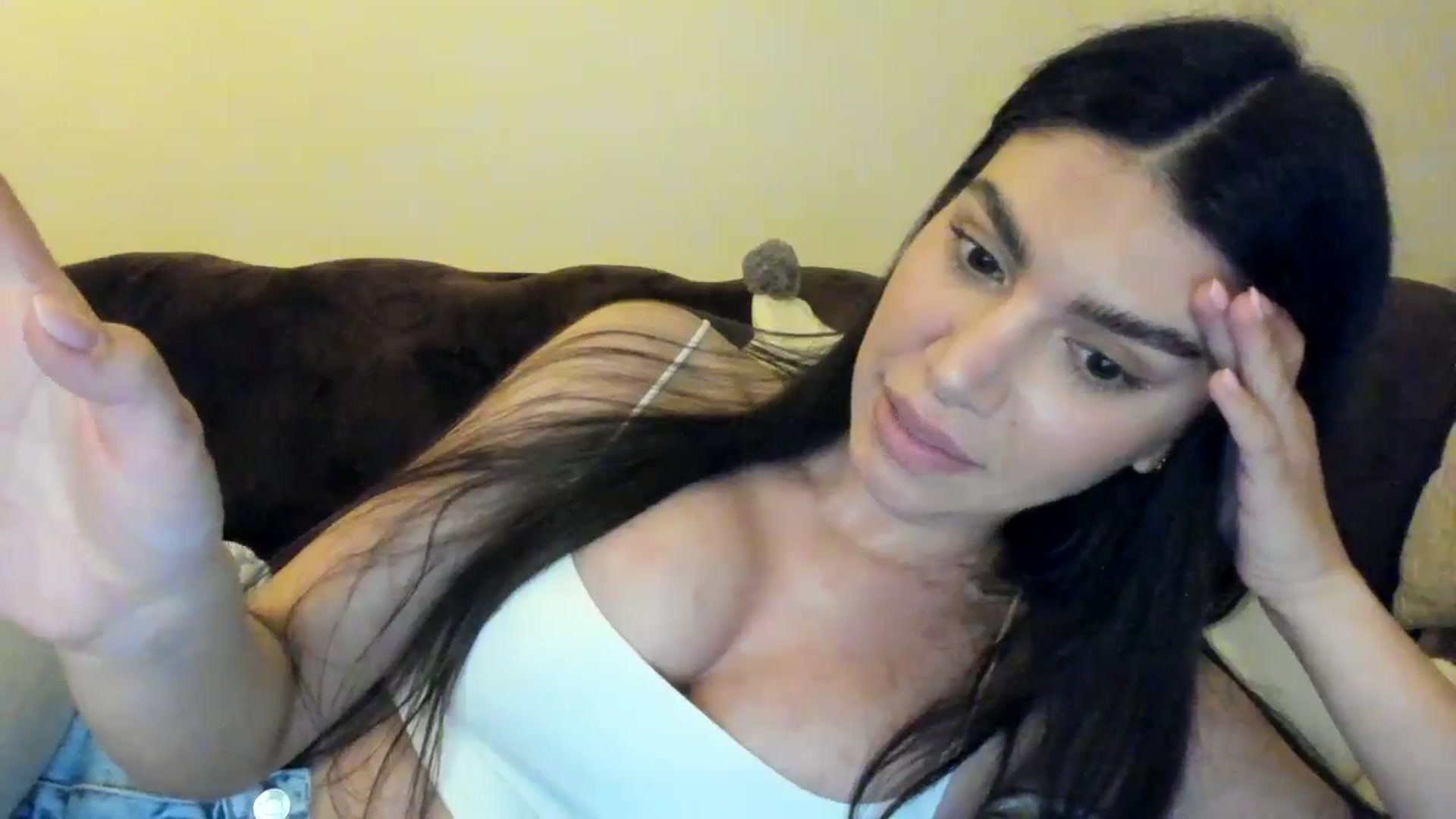 Gallery image thumbnail from SashaLopez's myfreecams stream on, 05/03/2025, 24:26 image 5 of 20