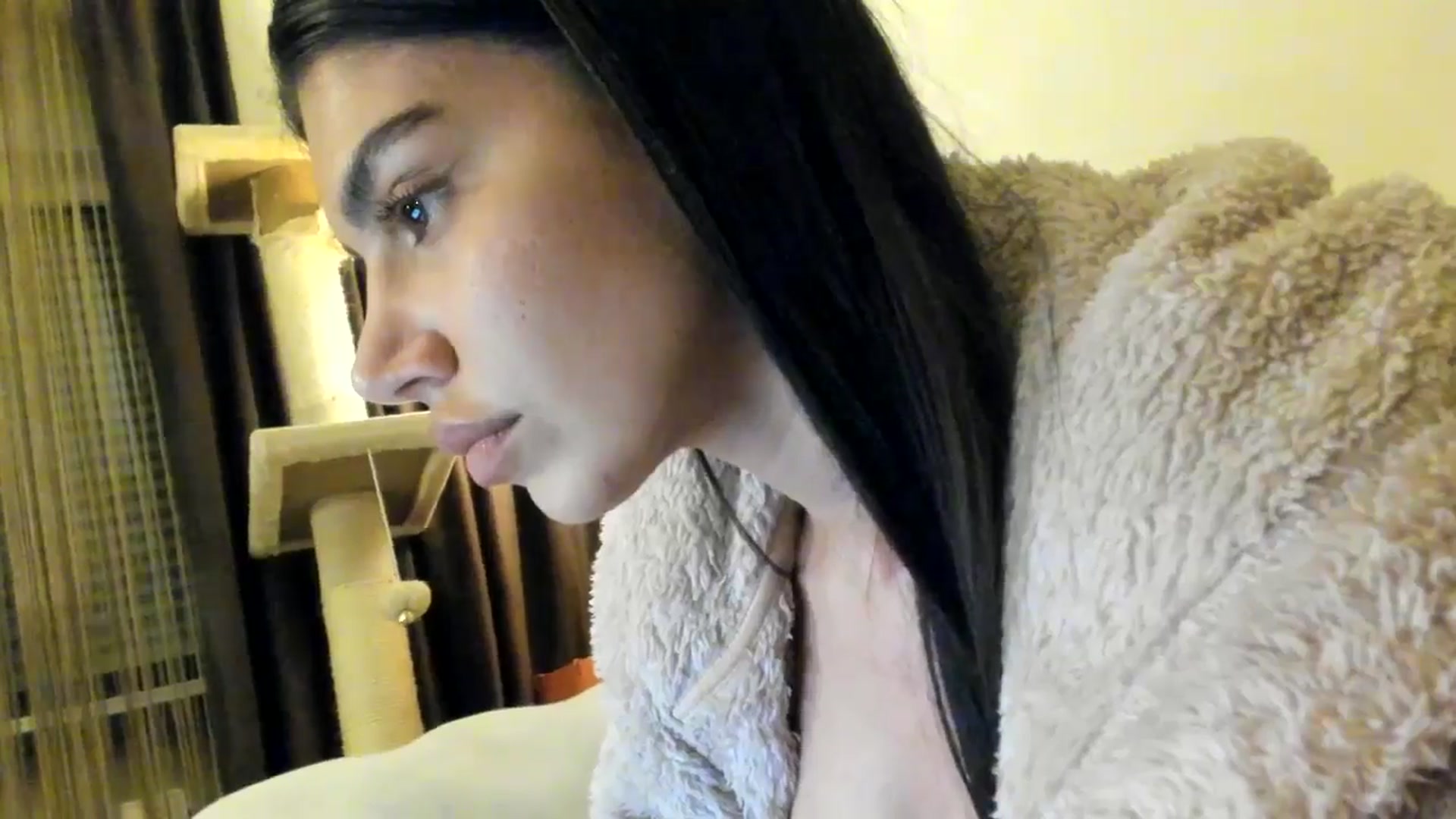 Gallery image thumbnail from SashaLopez's myfreecams stream on, 05/06/2025, 21:44 image 13 of 20