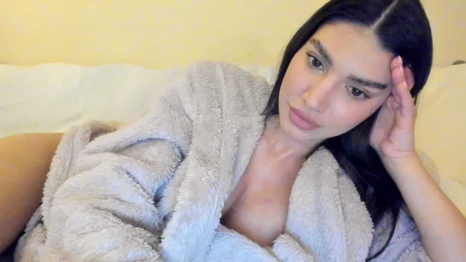 Gallery image thumbnail from SashaLopez's myfreecams stream on, 05/06/2025, 21:44 image 1 of 20