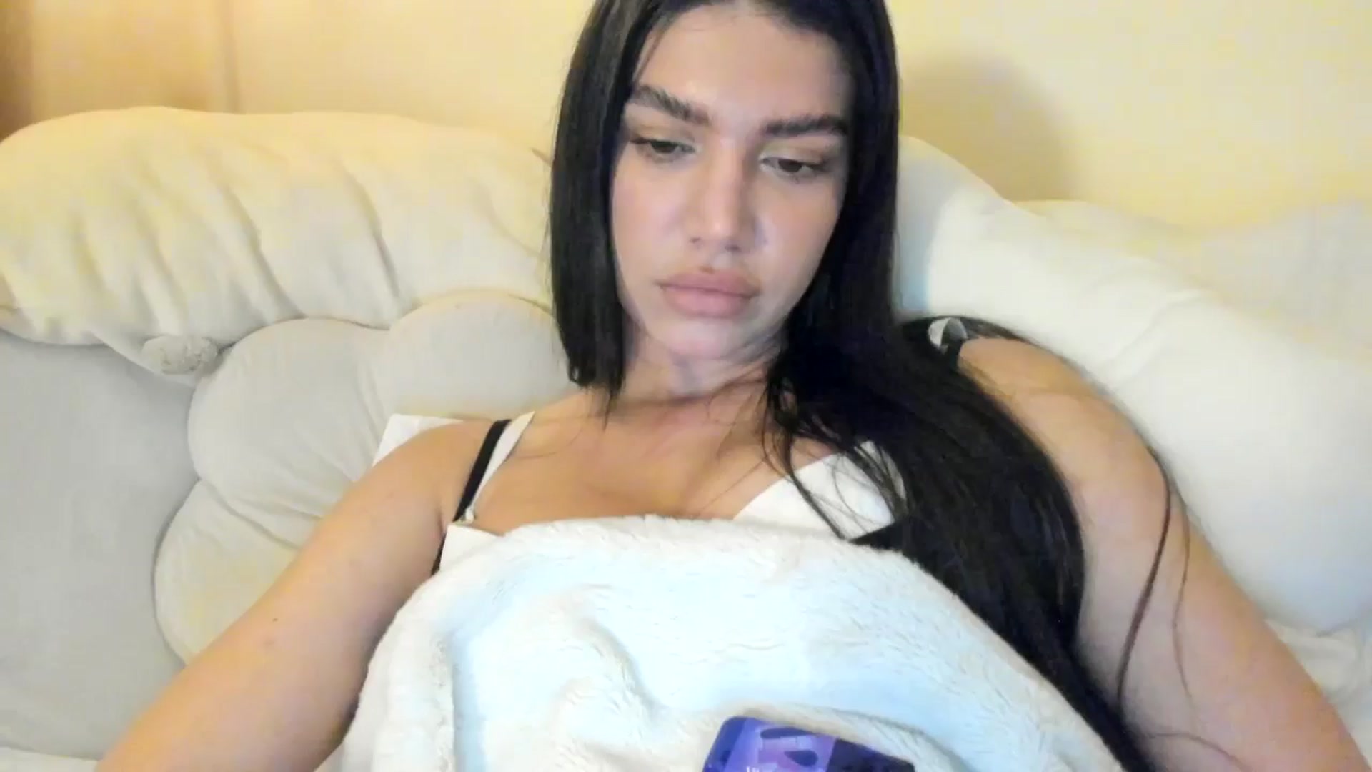 Gallery image thumbnail from SashaLopez's myfreecams stream on, 05/20/2025, 21:31 image 15 of 20