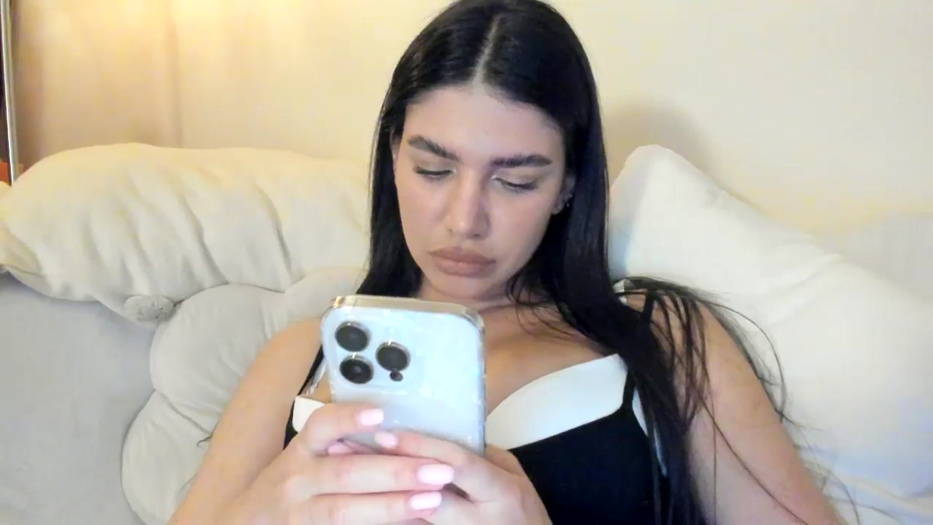 Gallery image thumbnail from SashaLopez's myfreecams stream on, 05/20/2025, 21:31 image 3 of 20