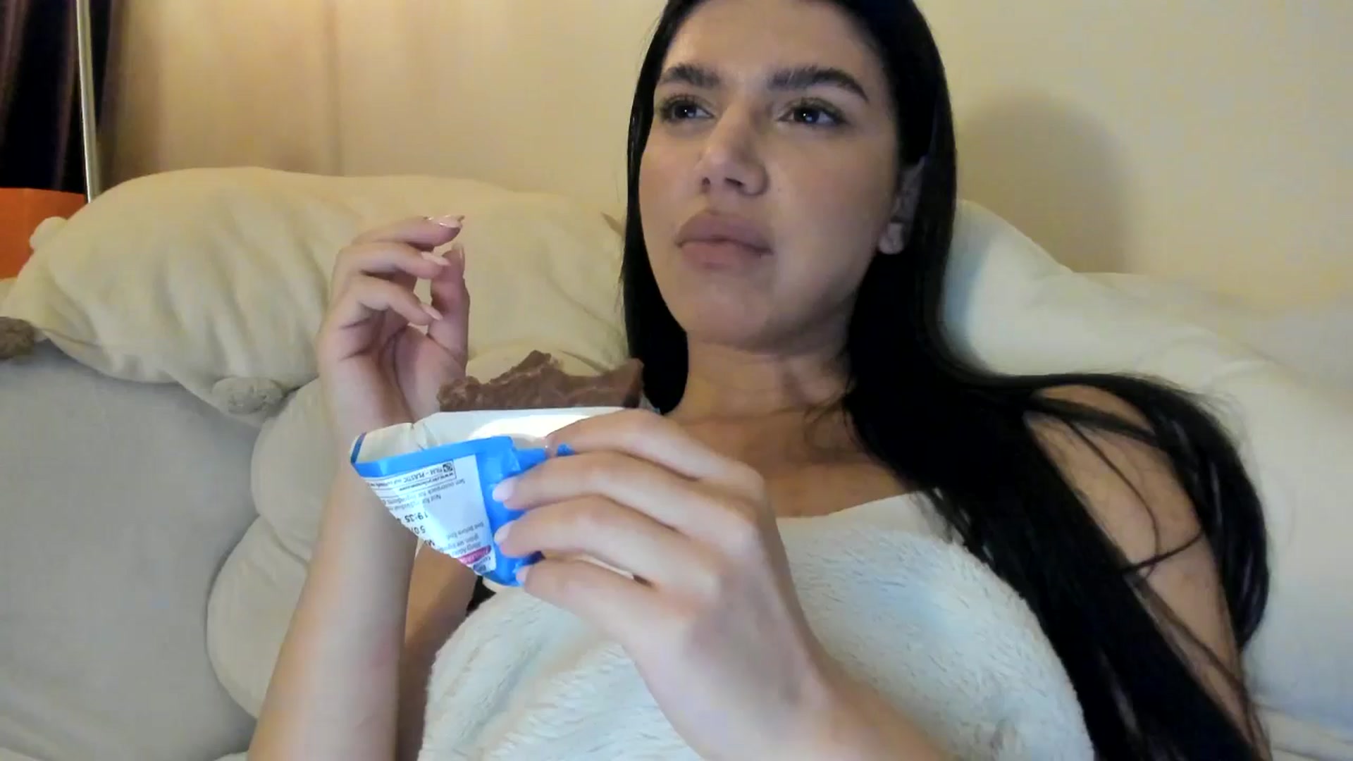 Gallery image thumbnail from SashaLopez's myfreecams stream on, 05/20/2025, 21:31 image 13 of 20