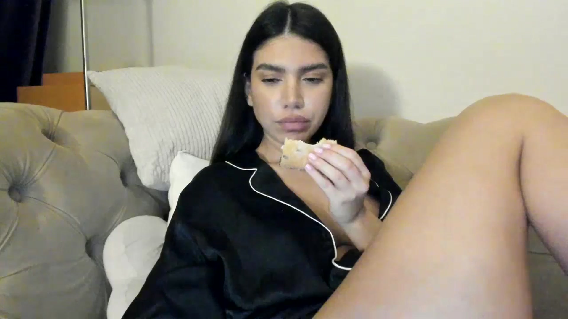 Gallery image thumbnail from SashaLopez's myfreecams stream on, 06/02/2025, 21:38 image 9 of 20