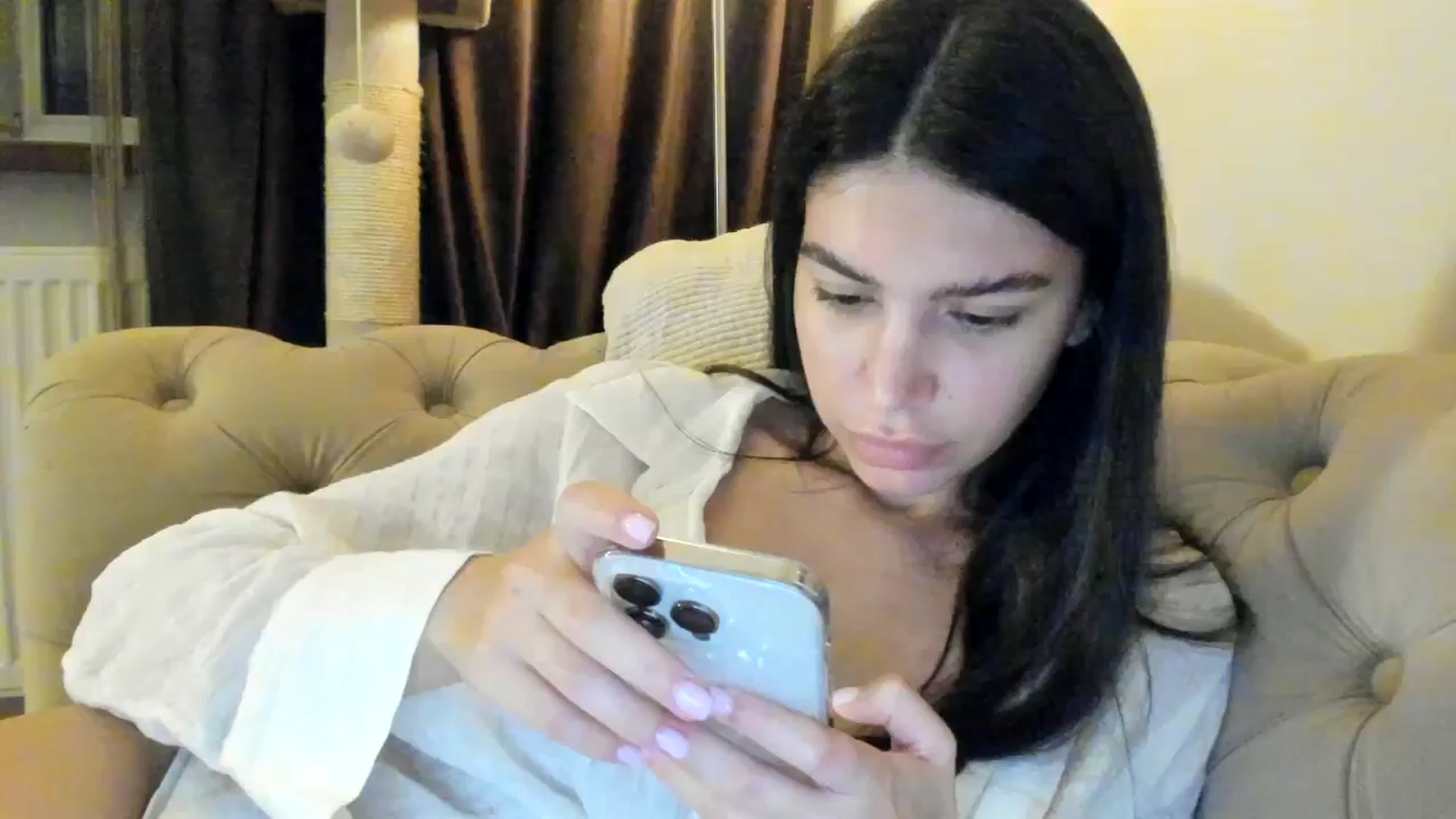Gallery image thumbnail from SashaLopez's myfreecams stream on, 06/05/2025, 22:38 image 2 of 20