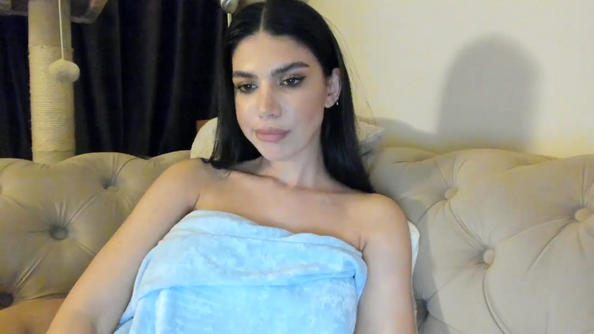 Gallery image thumbnail from SashaLopez's myfreecams stream on, 06/08/2025, 22:05 image 16 of 20