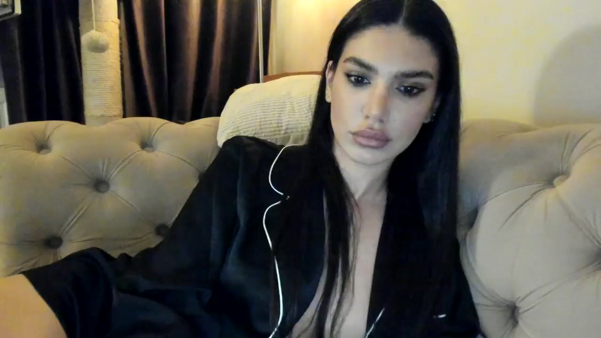 Gallery image thumbnail from SashaLopez's myfreecams stream on, 06/08/2025, 22:05 image 1 of 20