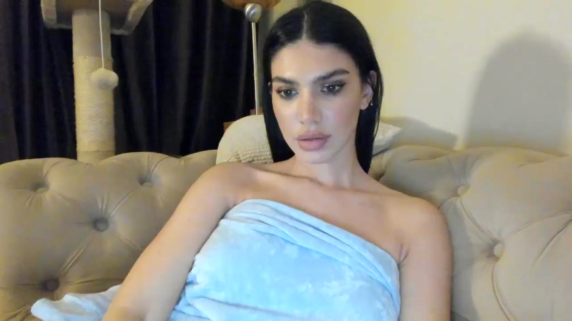 Gallery image thumbnail from SashaLopez's myfreecams stream on, 06/08/2025, 22:05 image 14 of 20